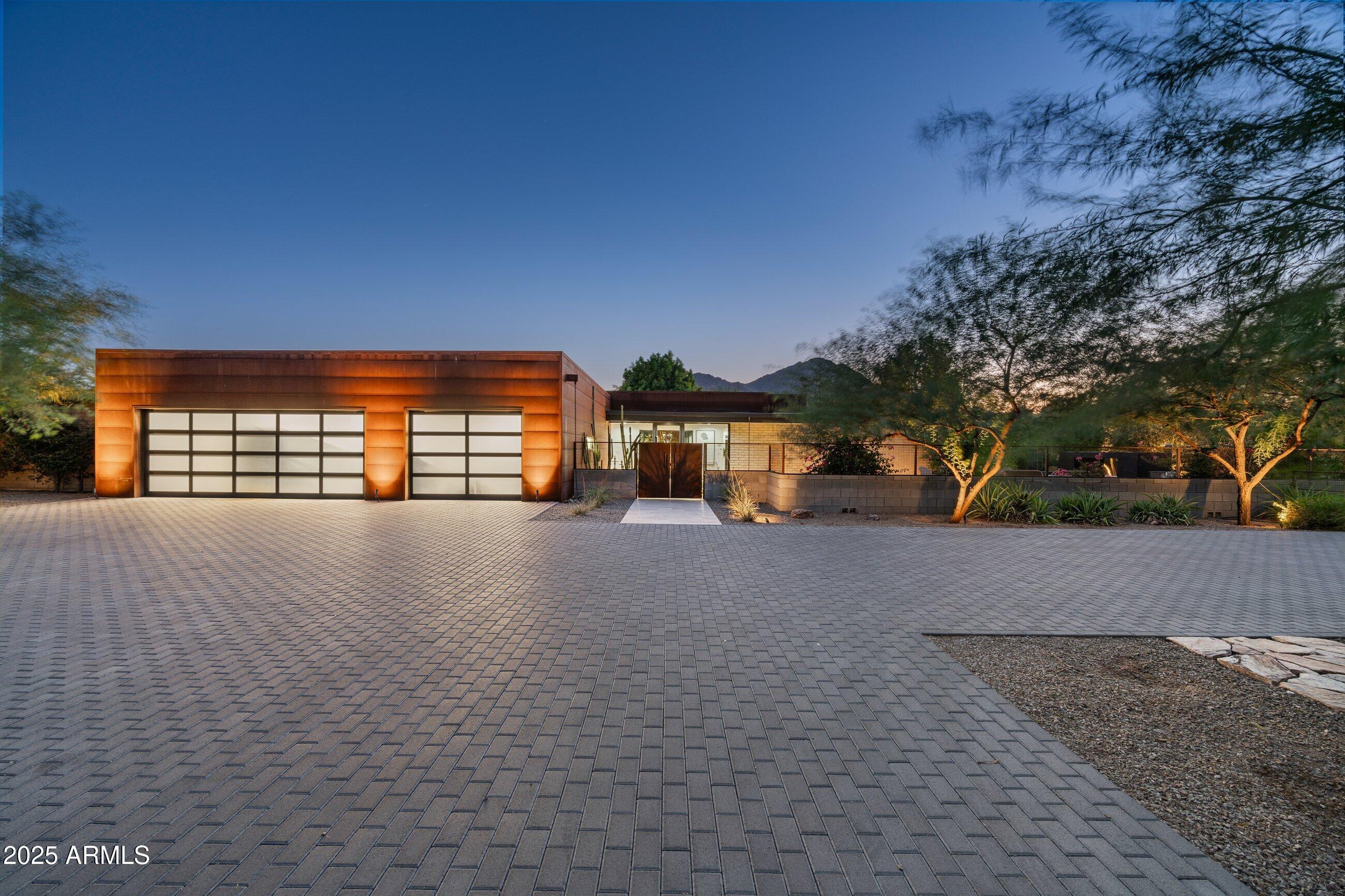 6909 E MONTEBELLO Avenue