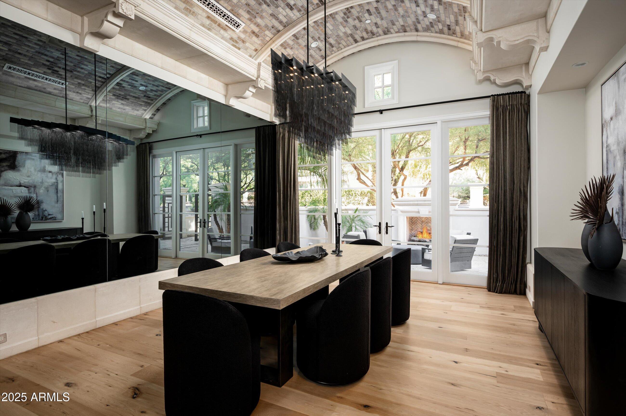 5729 E JOSHUA TREE Lane