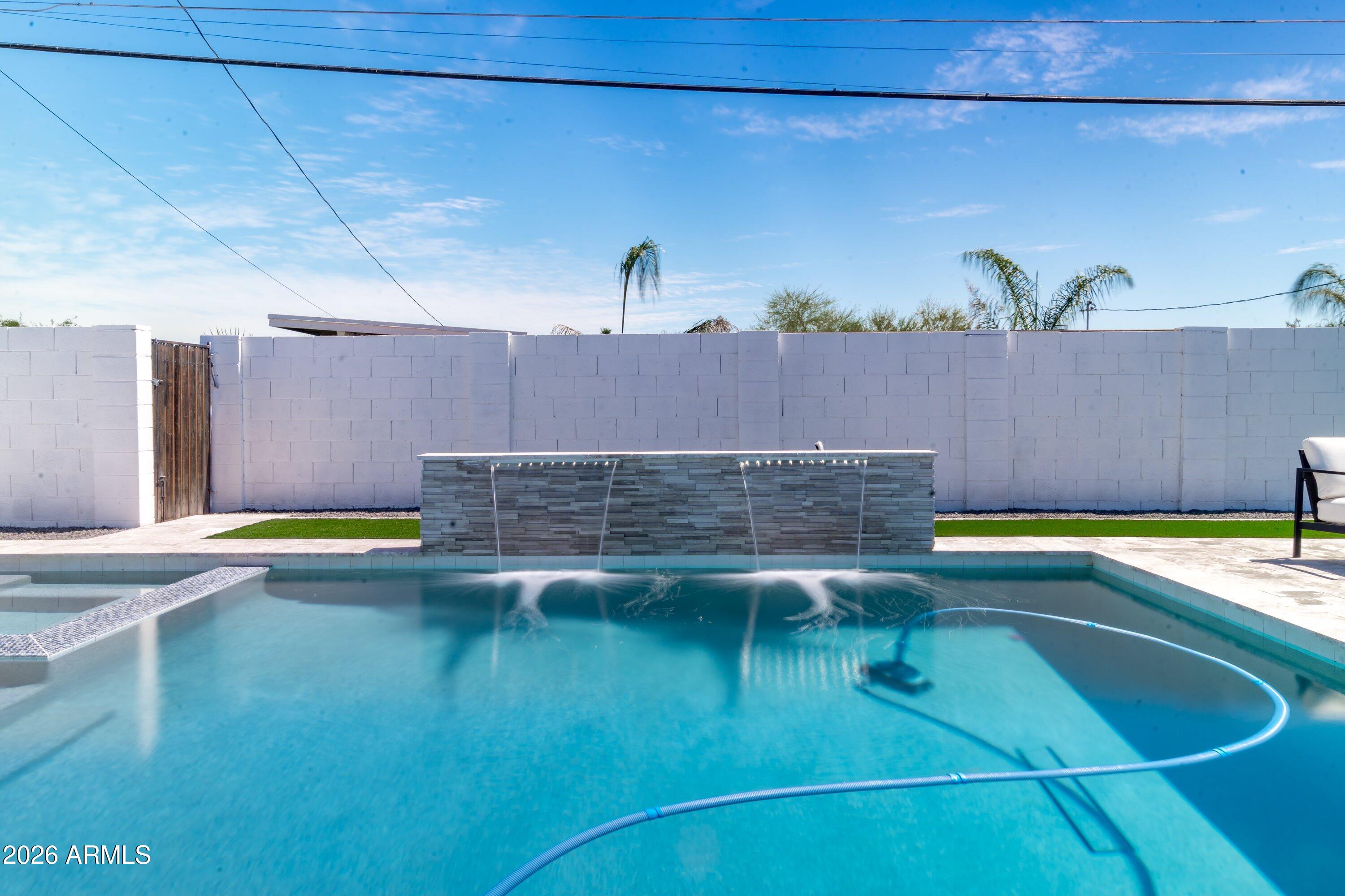 8125 E Palm Lane