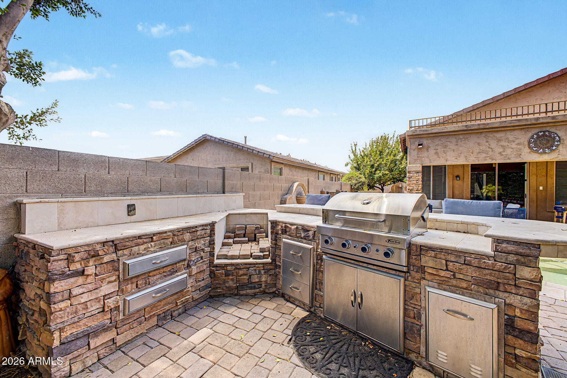 6140 W ORAIBI Drive