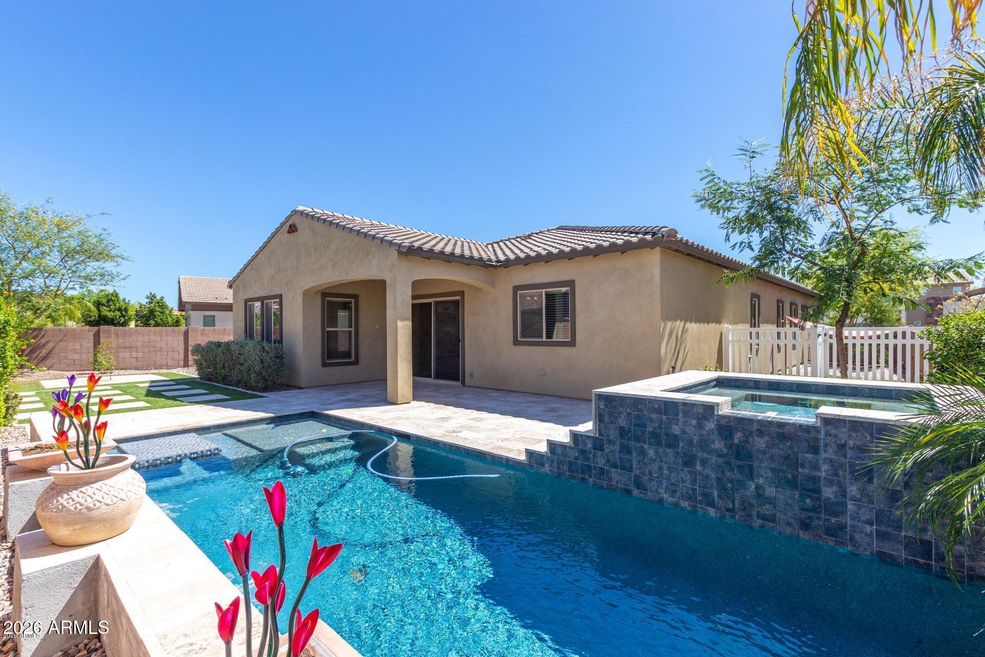 3268 E CREOSOTE Lane