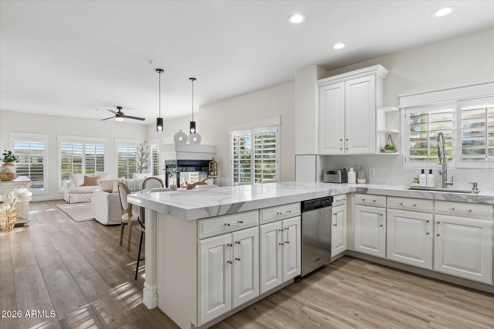 5450 E DEER VALLEY Drive 3009