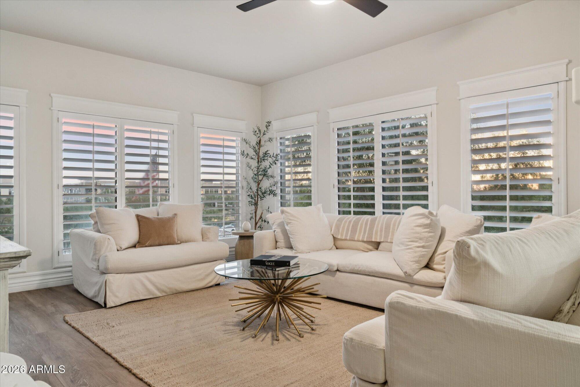 5450 E DEER VALLEY Drive 3009