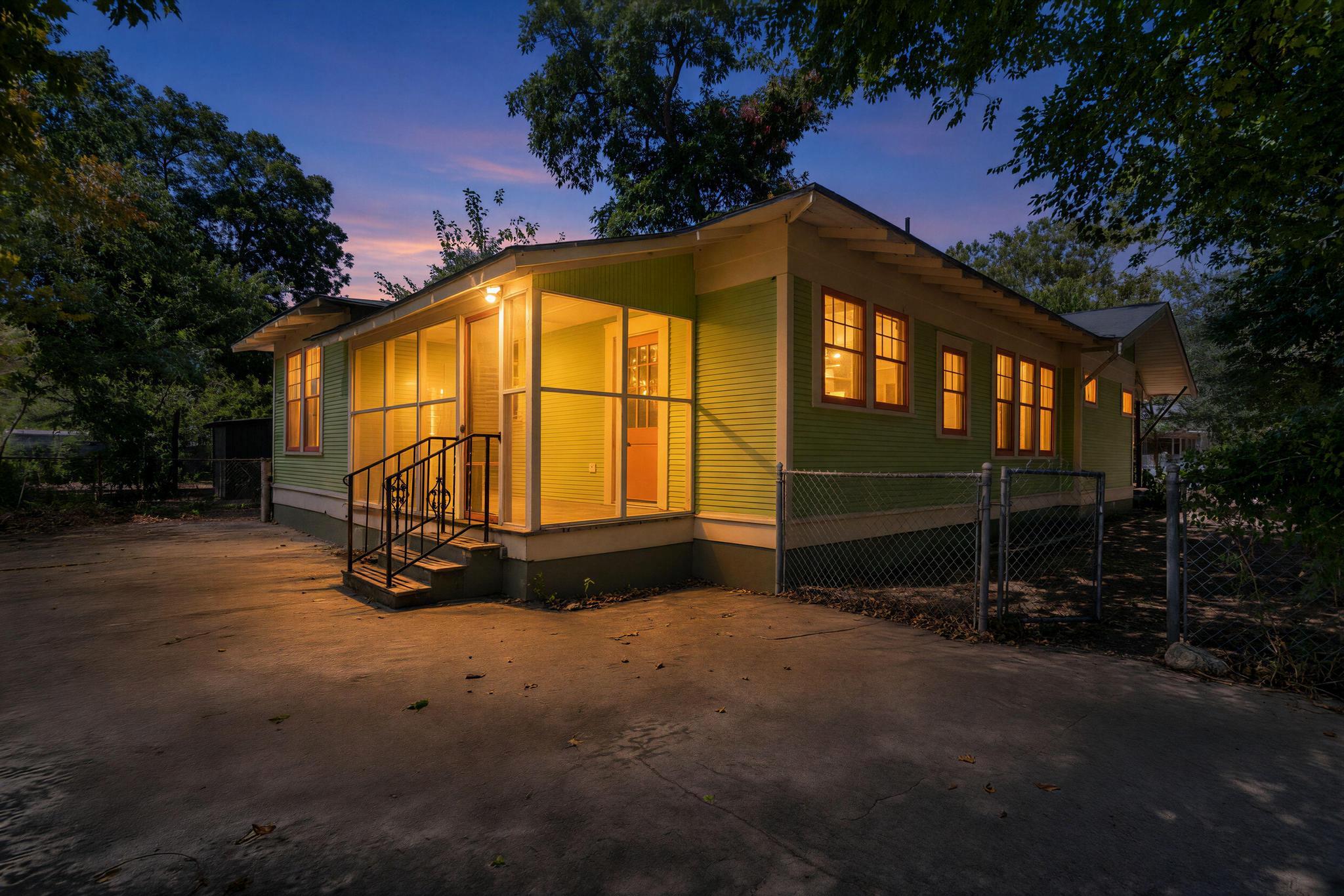 39 Chalmers Ave