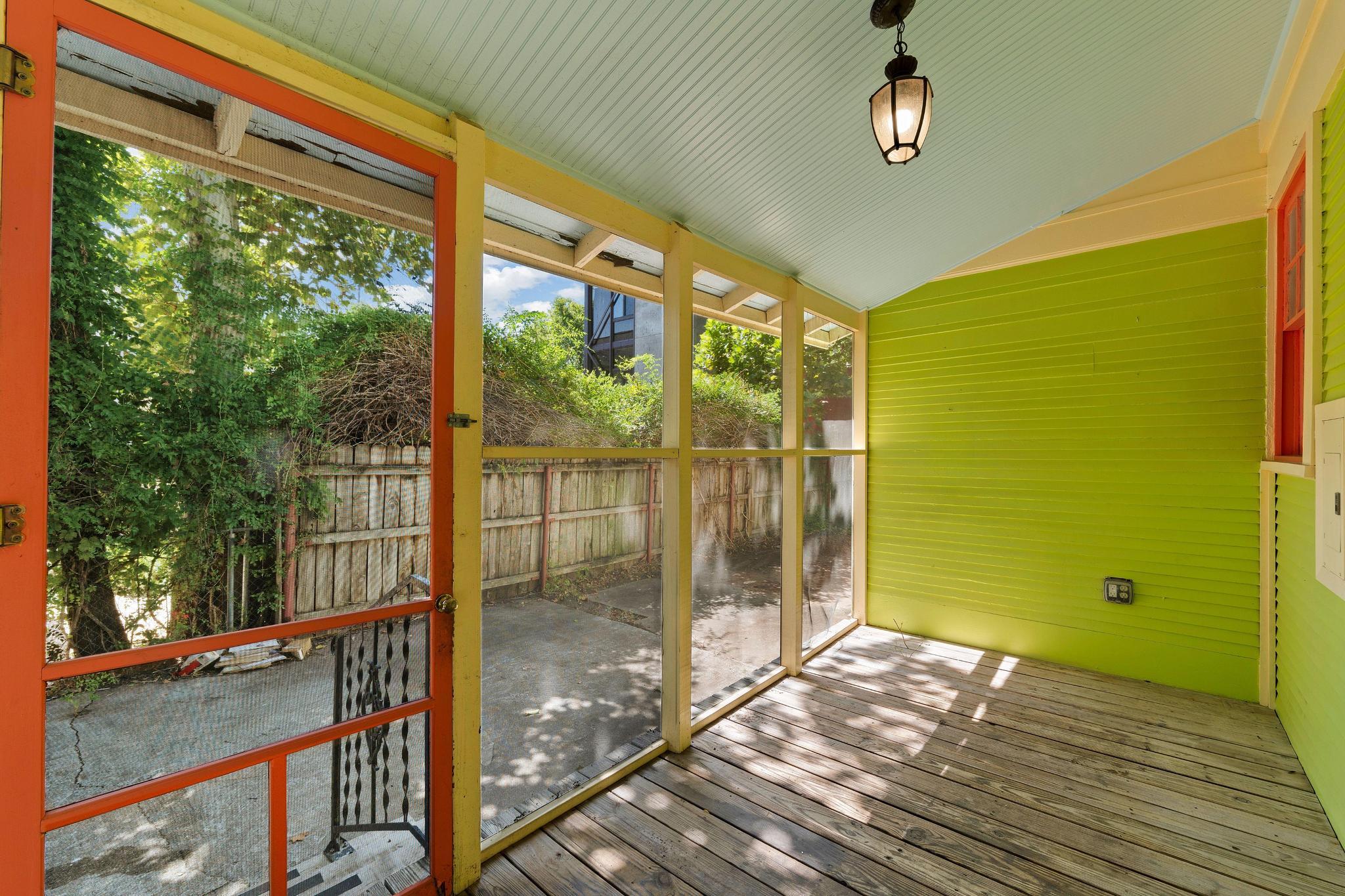 39 Chalmers Ave