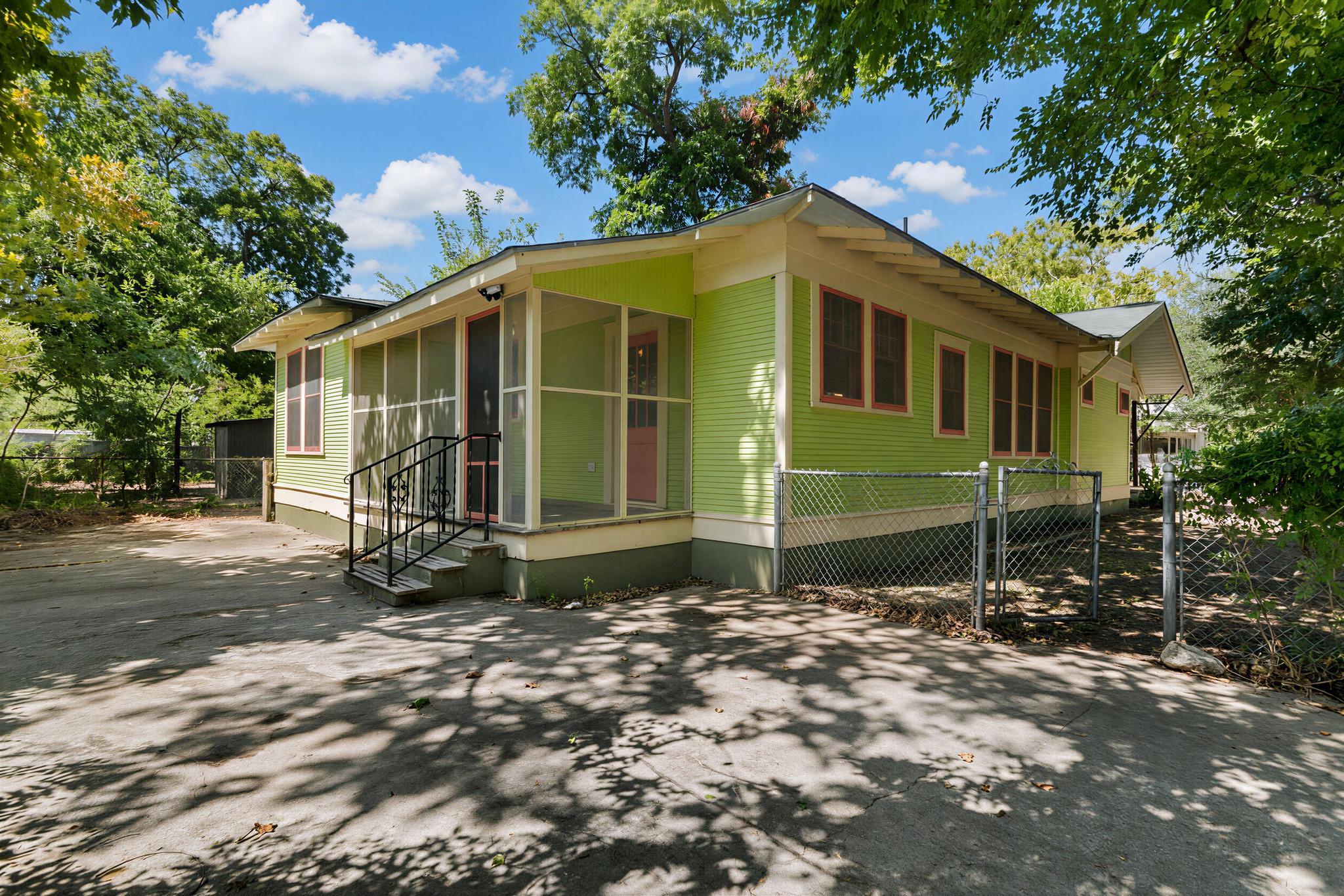 39 Chalmers Ave