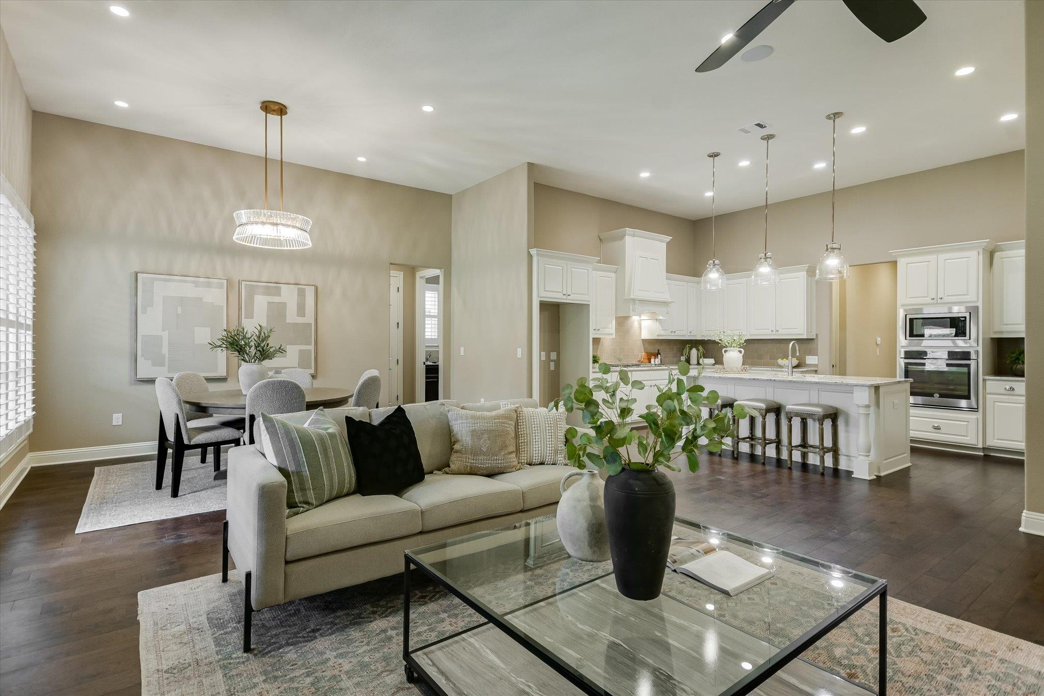 2421 Parisio CT