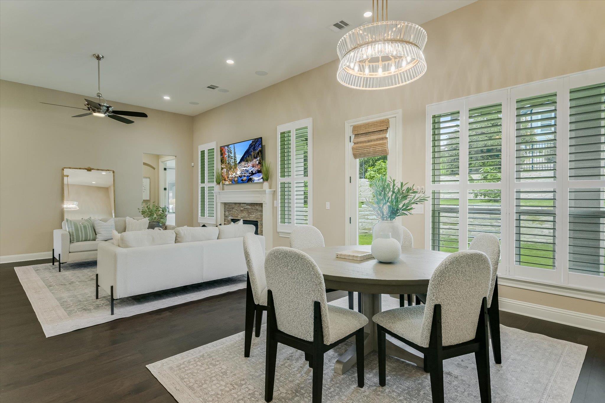2421 Parisio CT