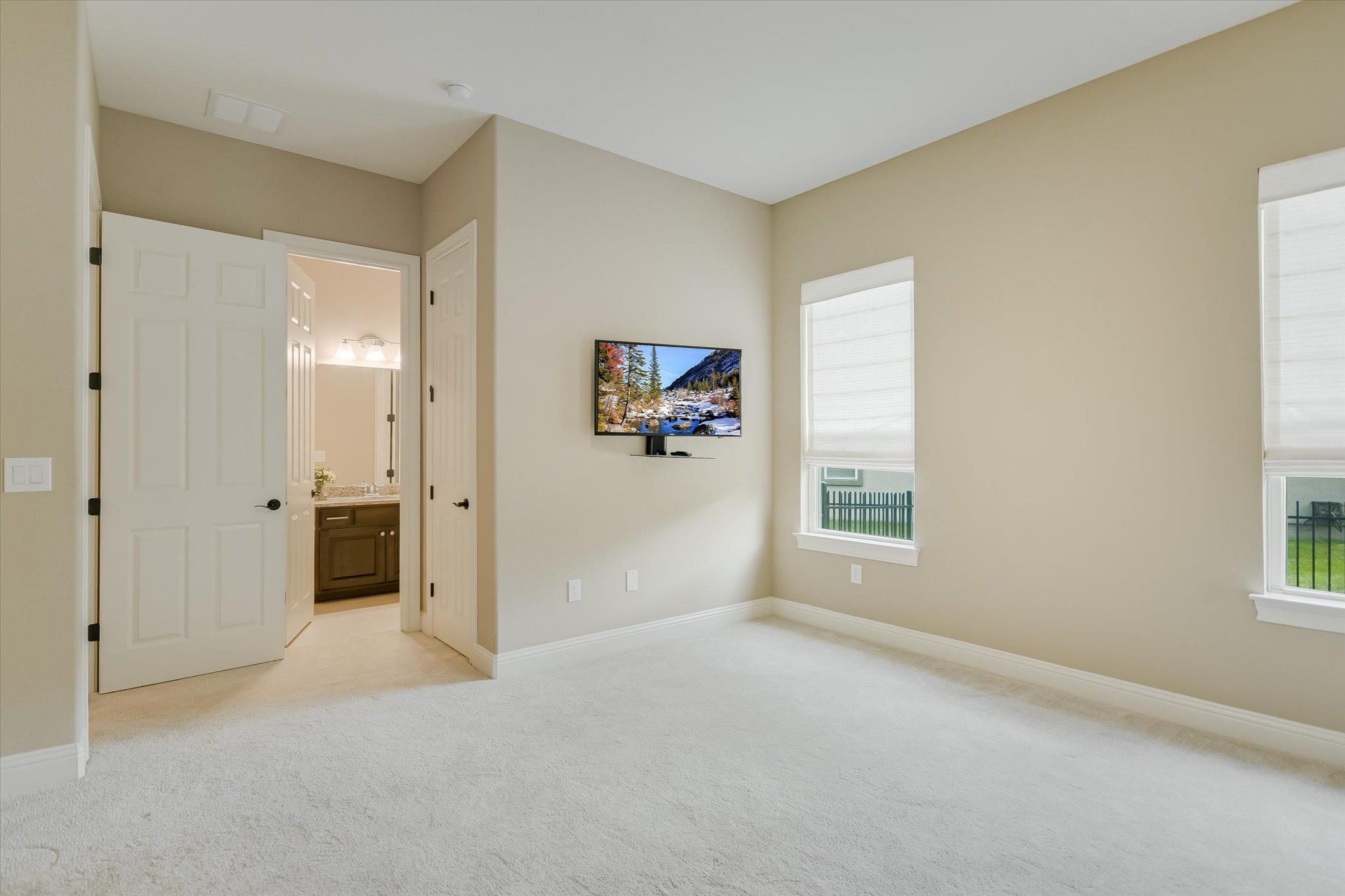 2421 Parisio CT