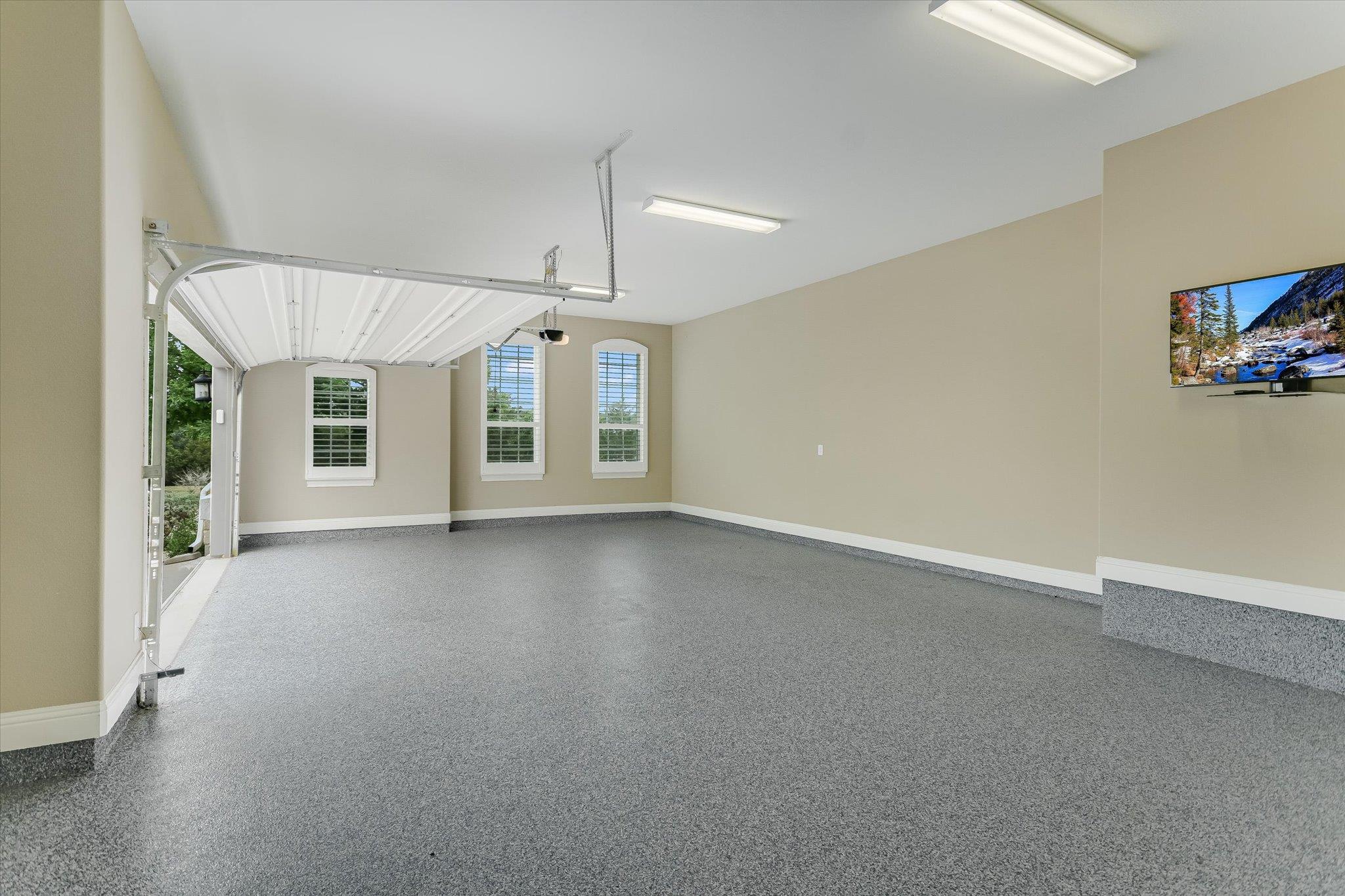 2421 Parisio CT