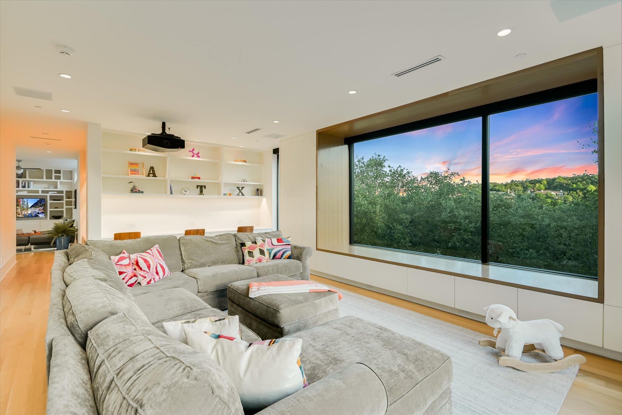 901 Terrace Mountain DR