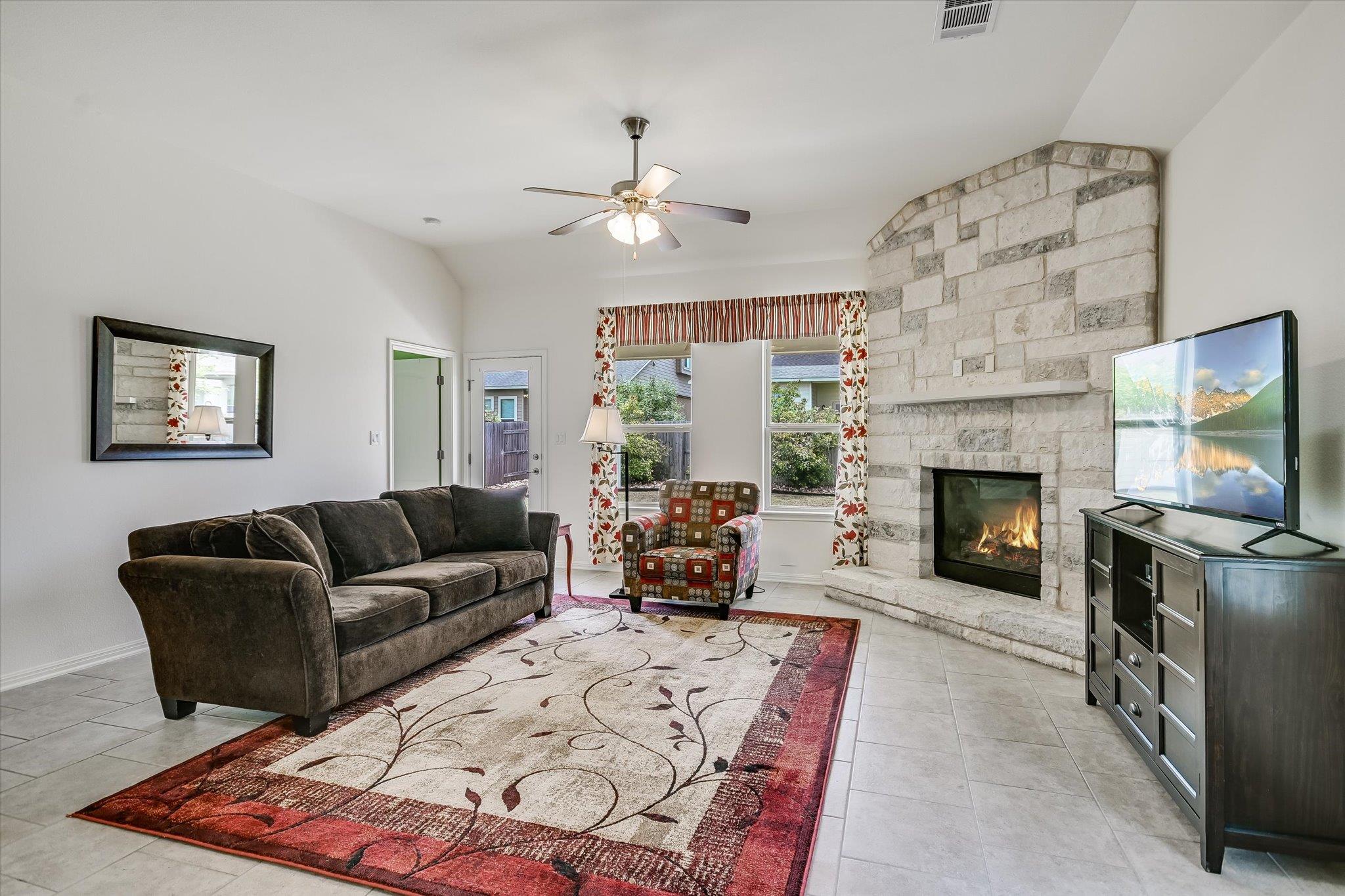 5013 Pearl Crescent LN