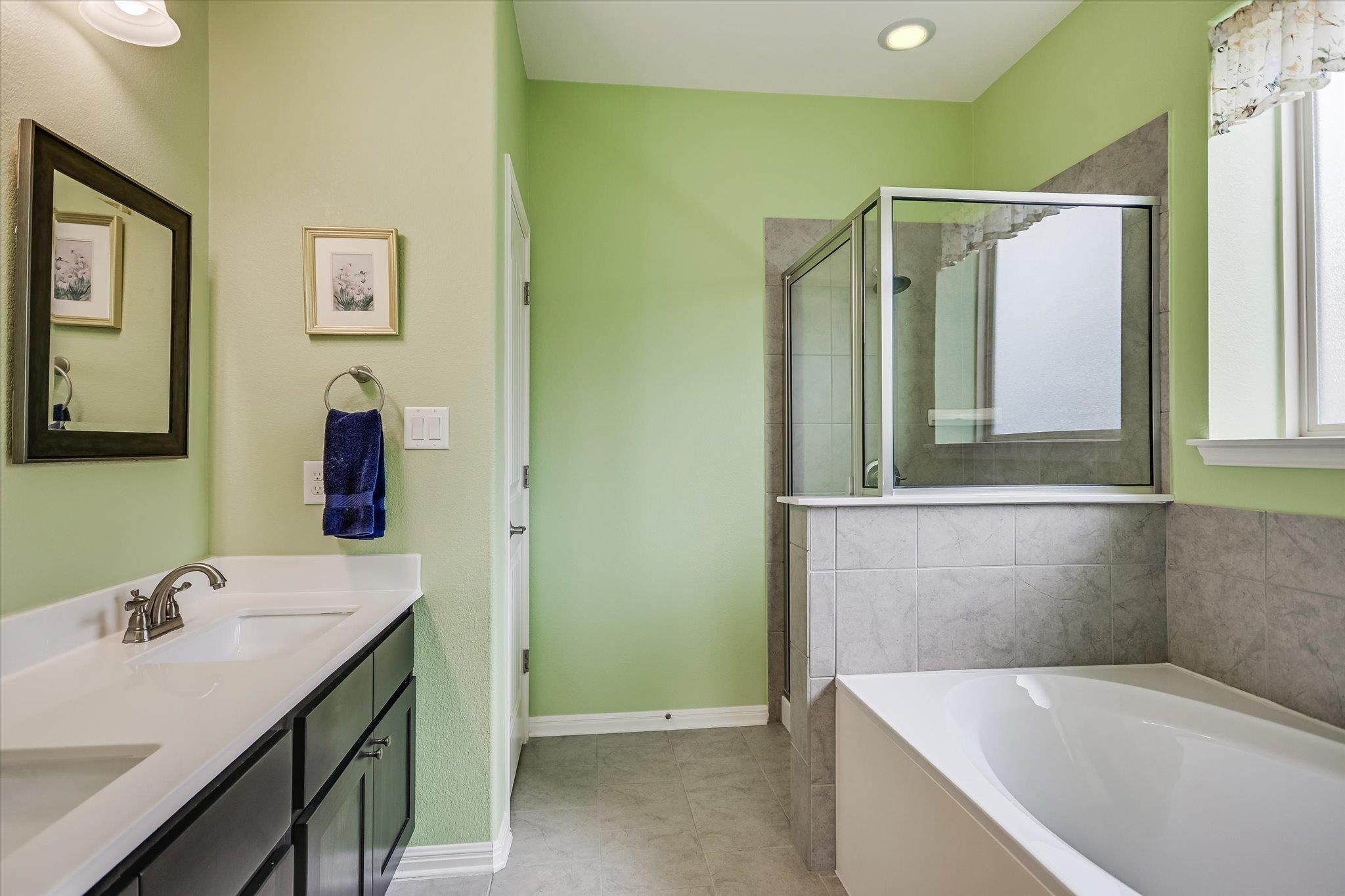 5013 Pearl Crescent LN