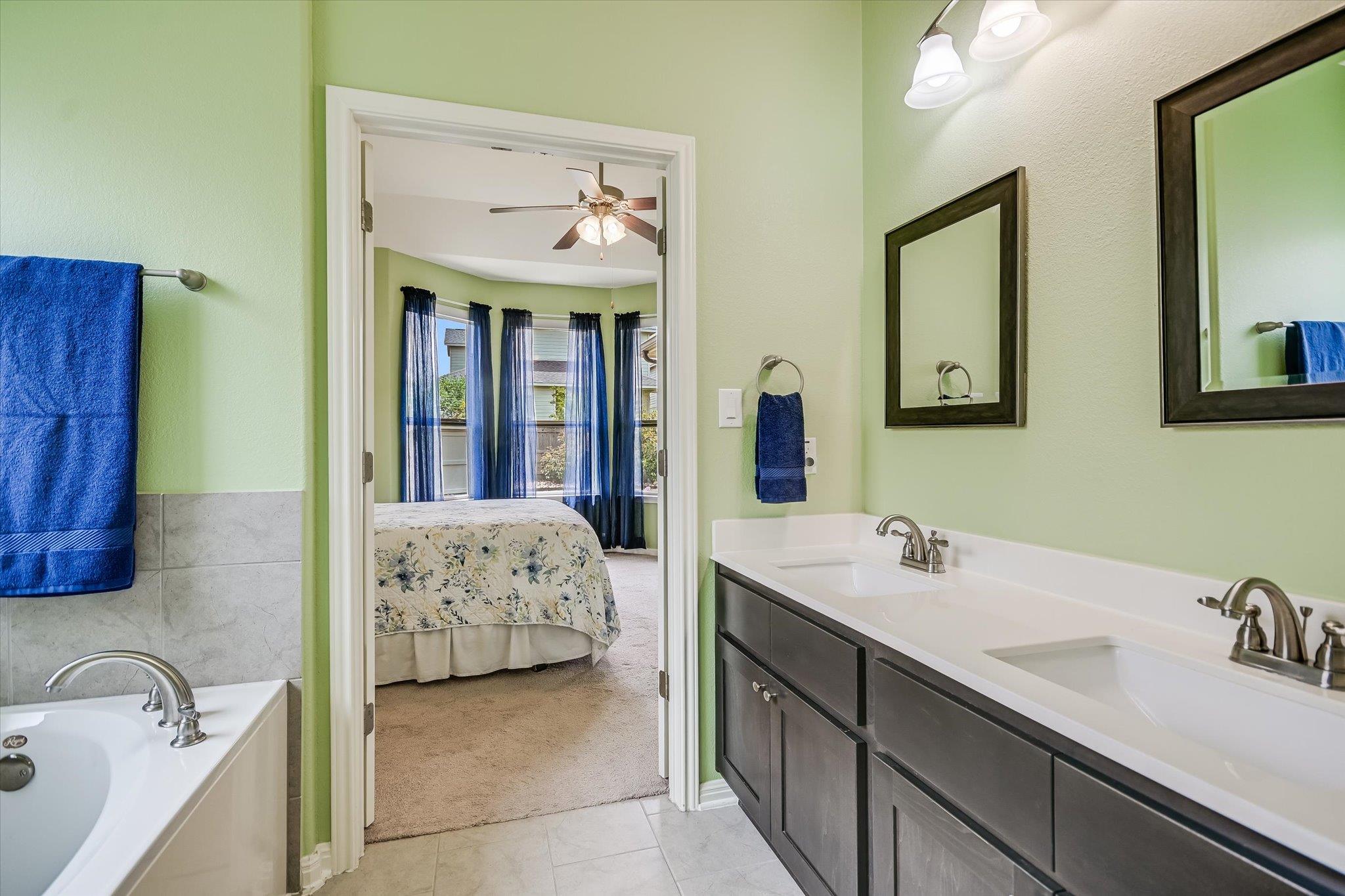 5013 Pearl Crescent LN