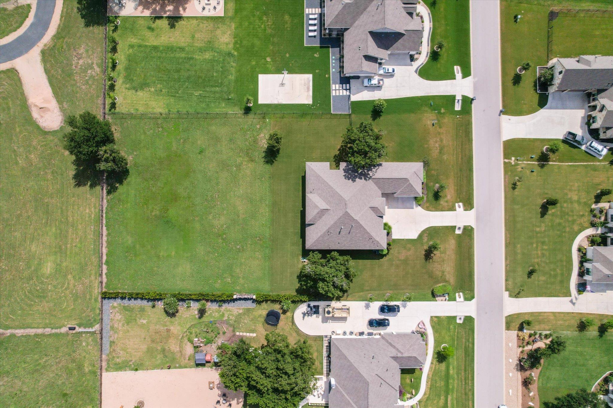 1114 Woodpark LN
