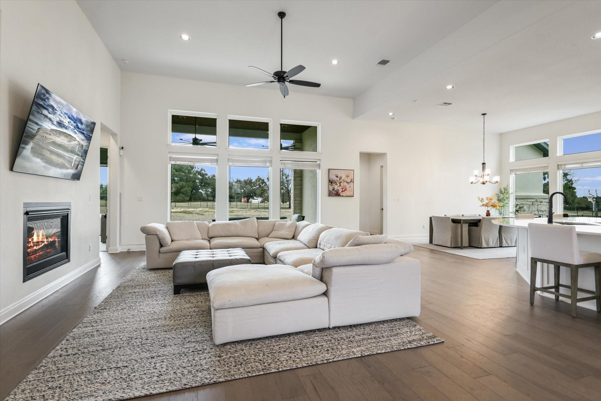 1114 Woodpark LN