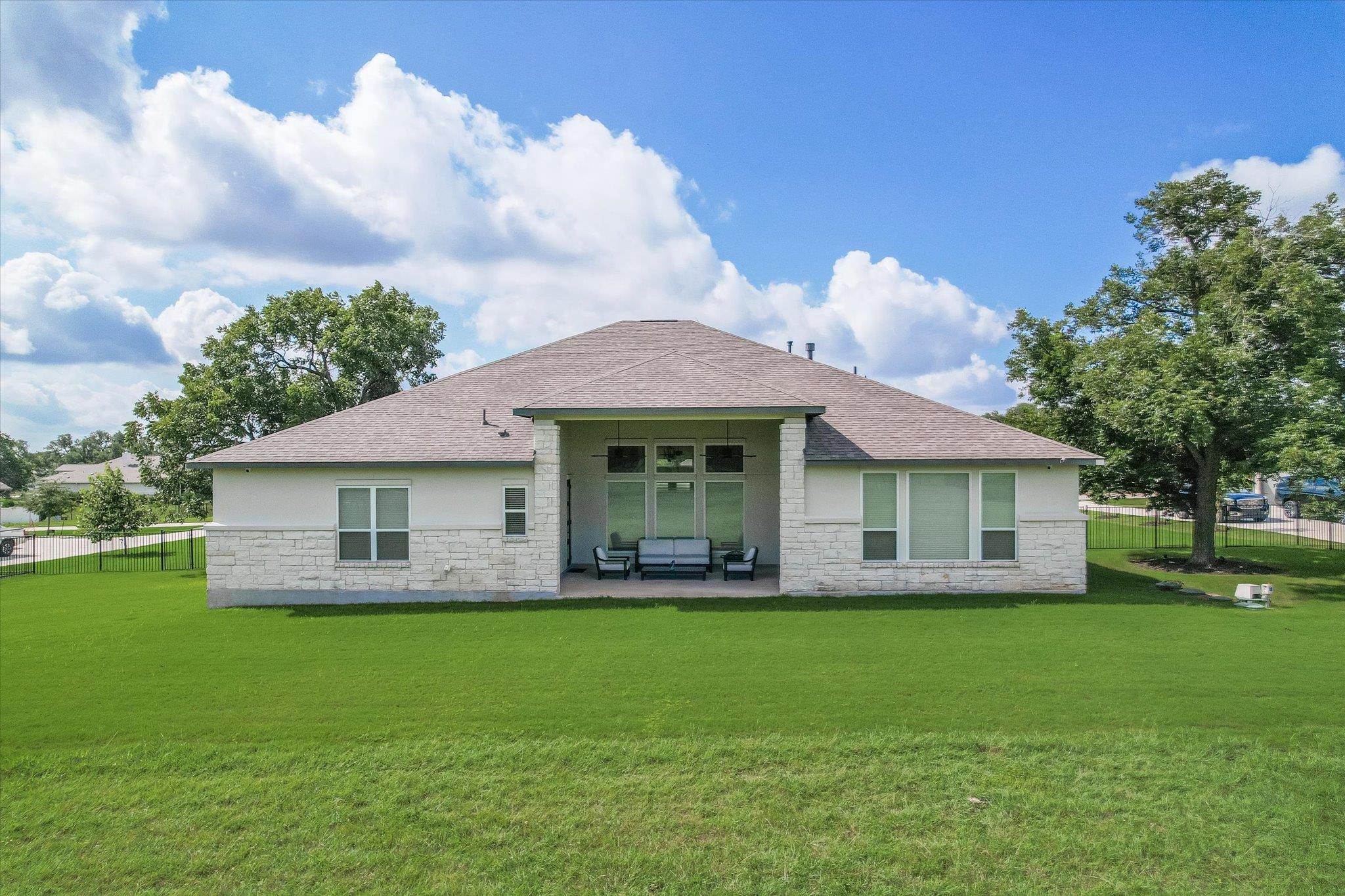 1114 Woodpark LN