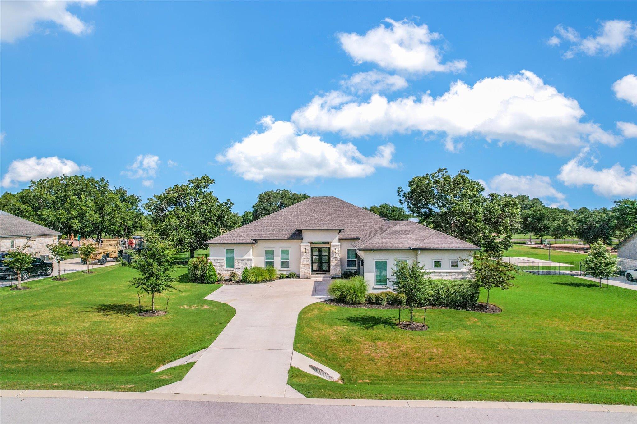 1114 Woodpark LN