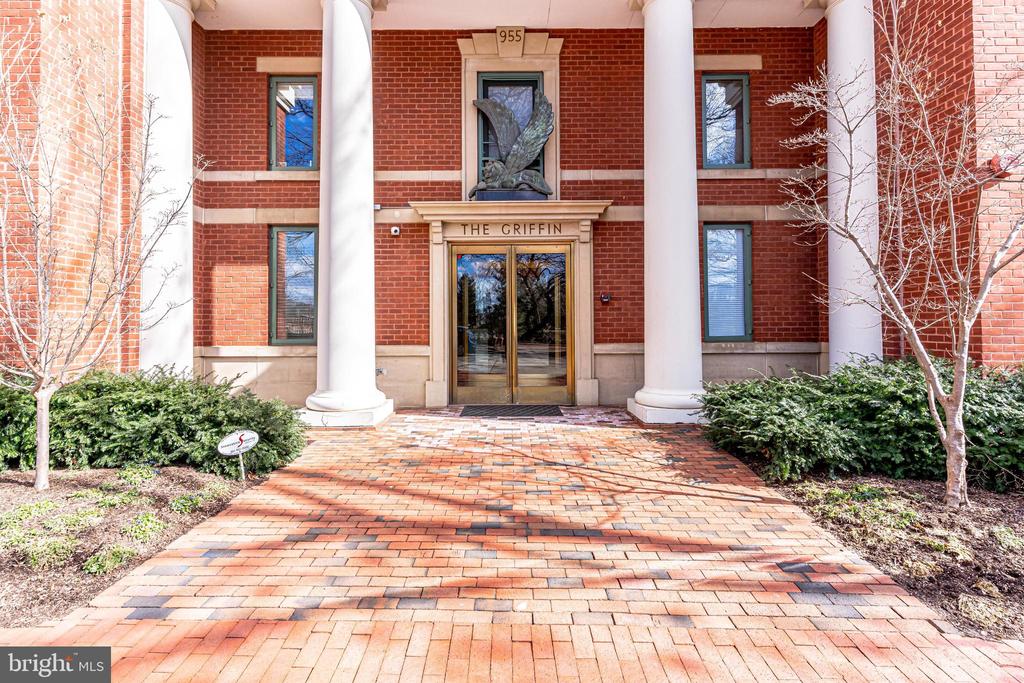 955 26TH STREET NW 411