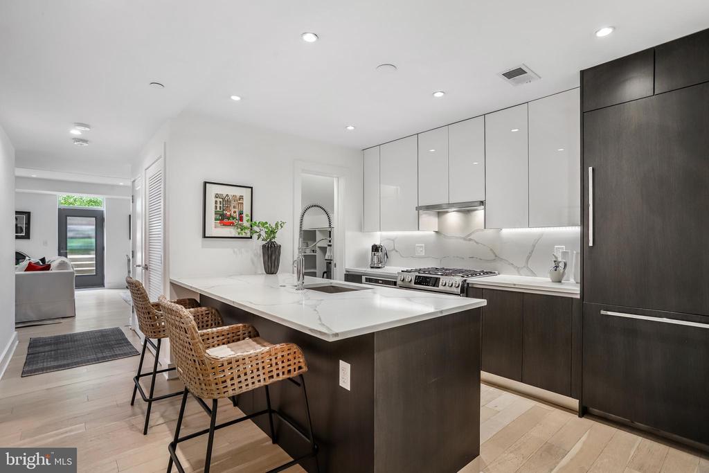 1745 N STREET NW G01