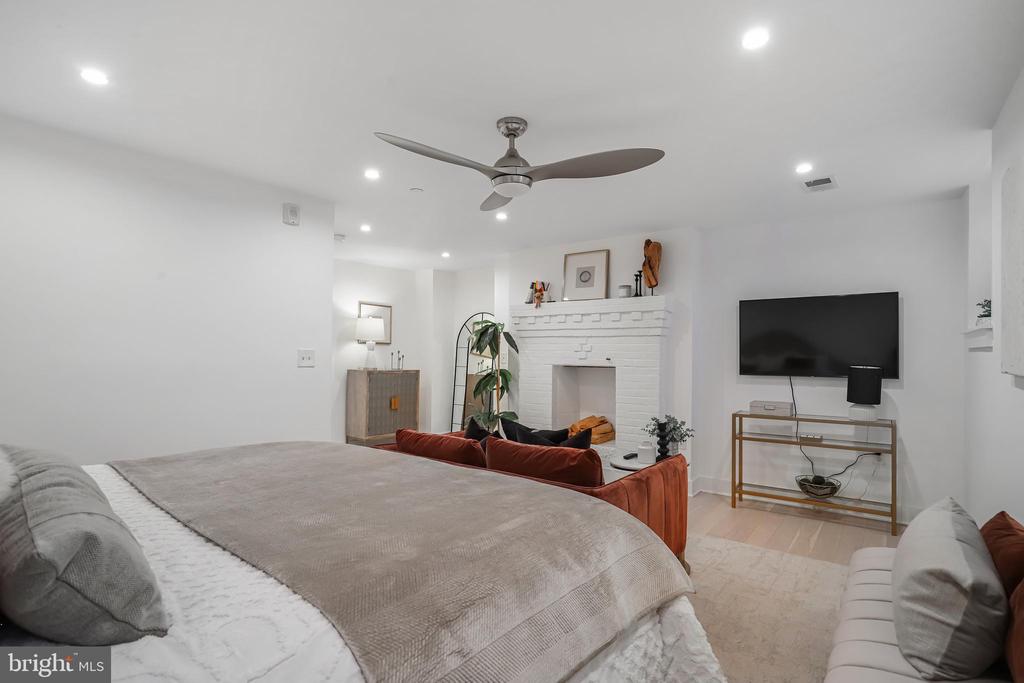 1745 N STREET NW G01