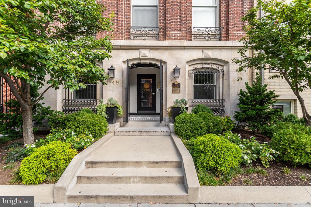 1745 N STREET NW G01