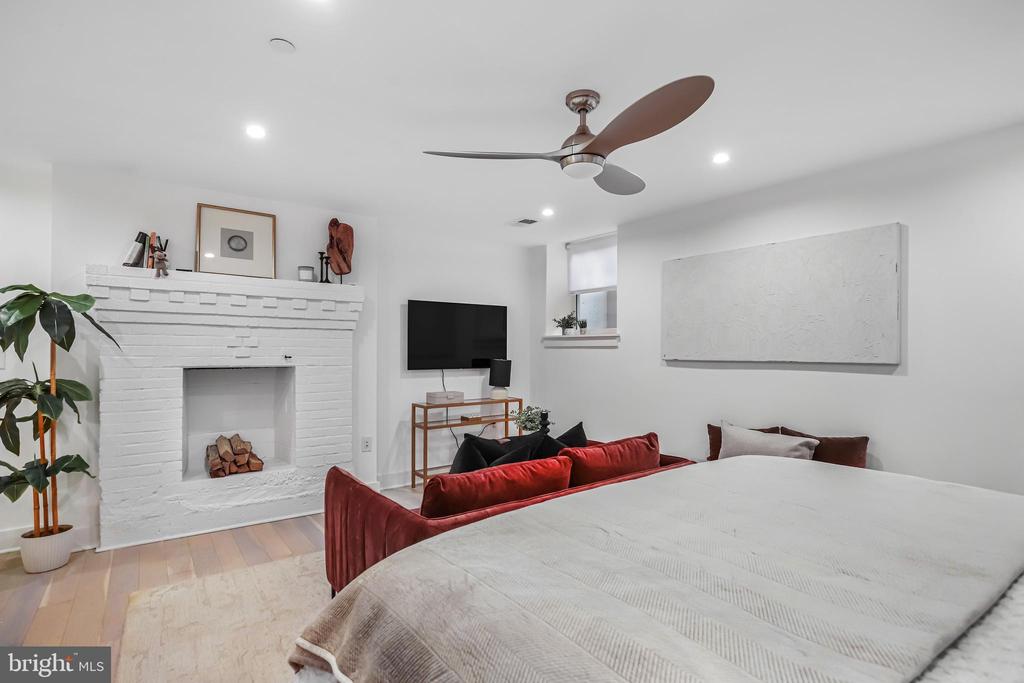1745 N STREET NW G01