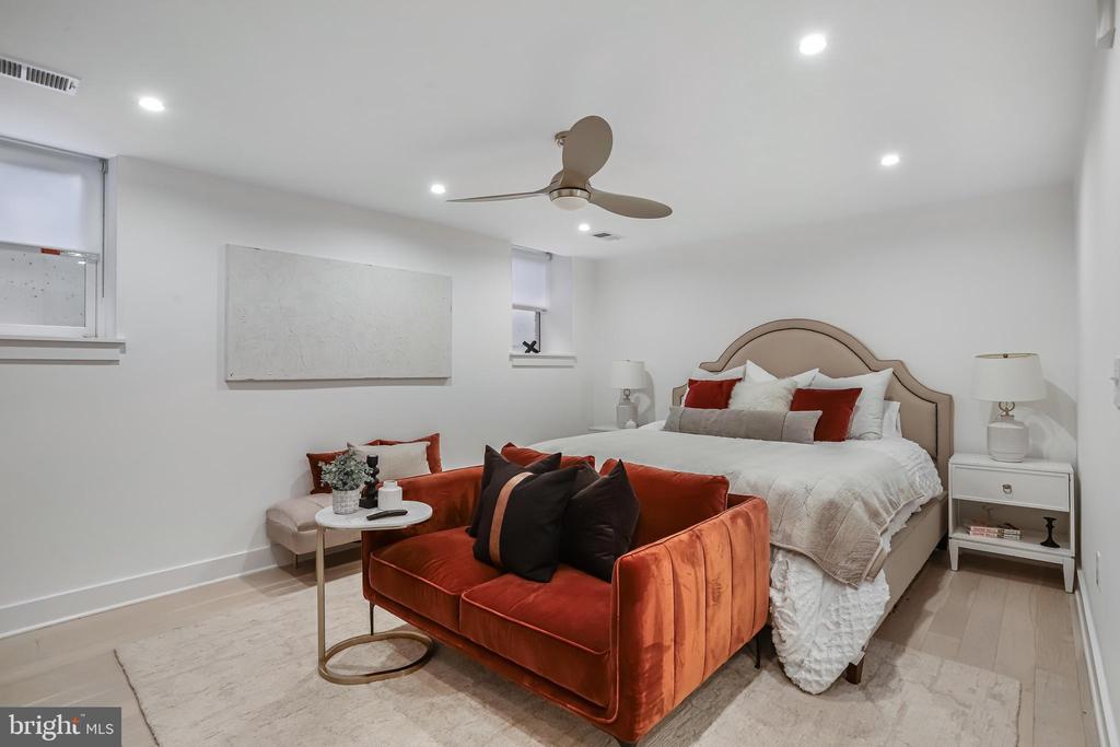 1745 N STREET NW G01