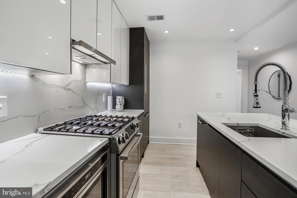 1745 N STREET NW G01
