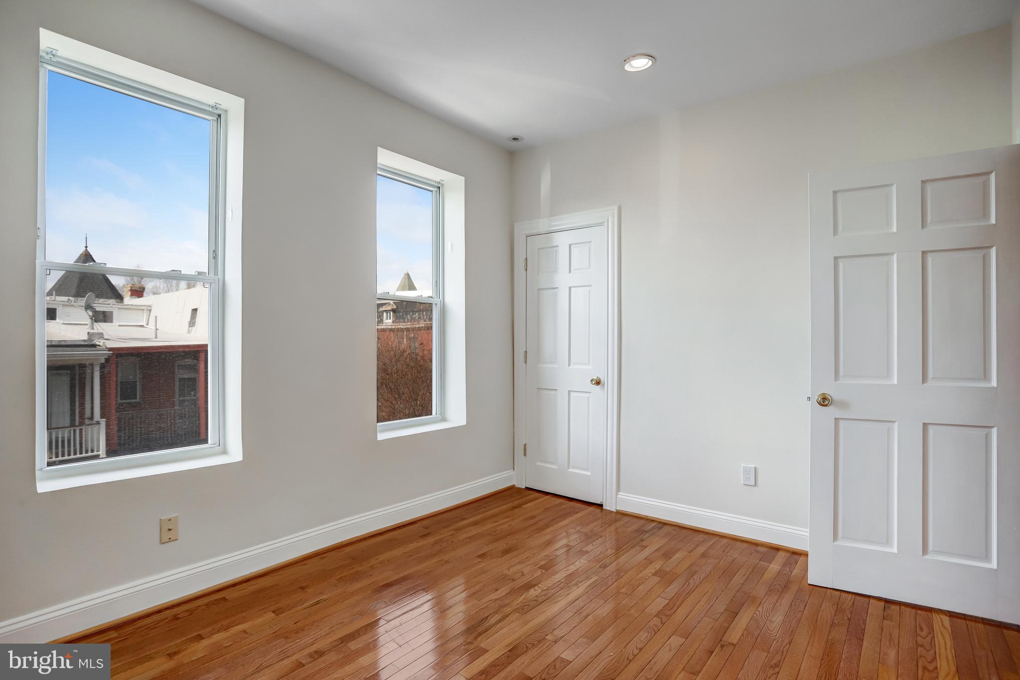 15 TODD PLACE NE