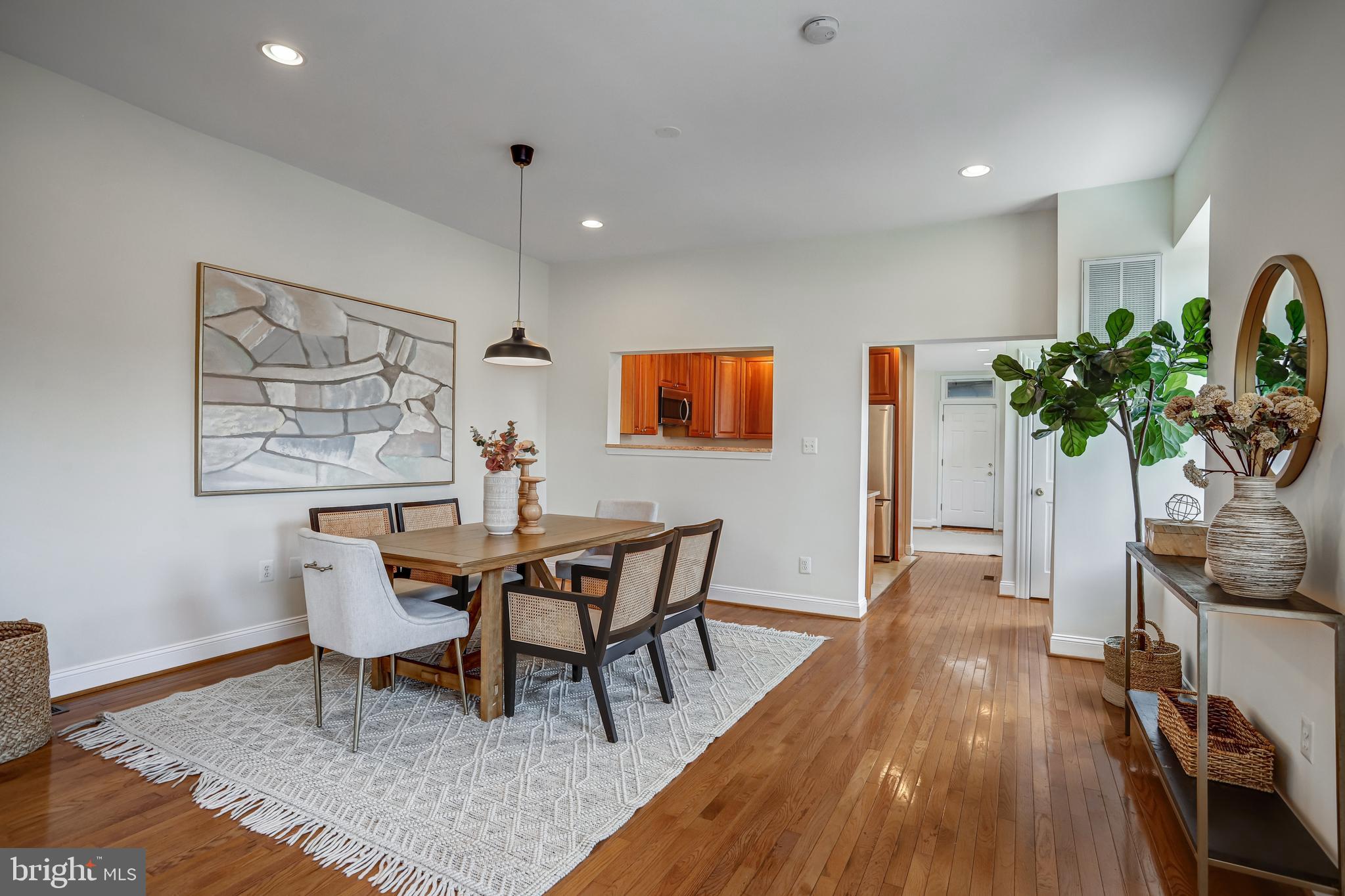 15 TODD PLACE NE