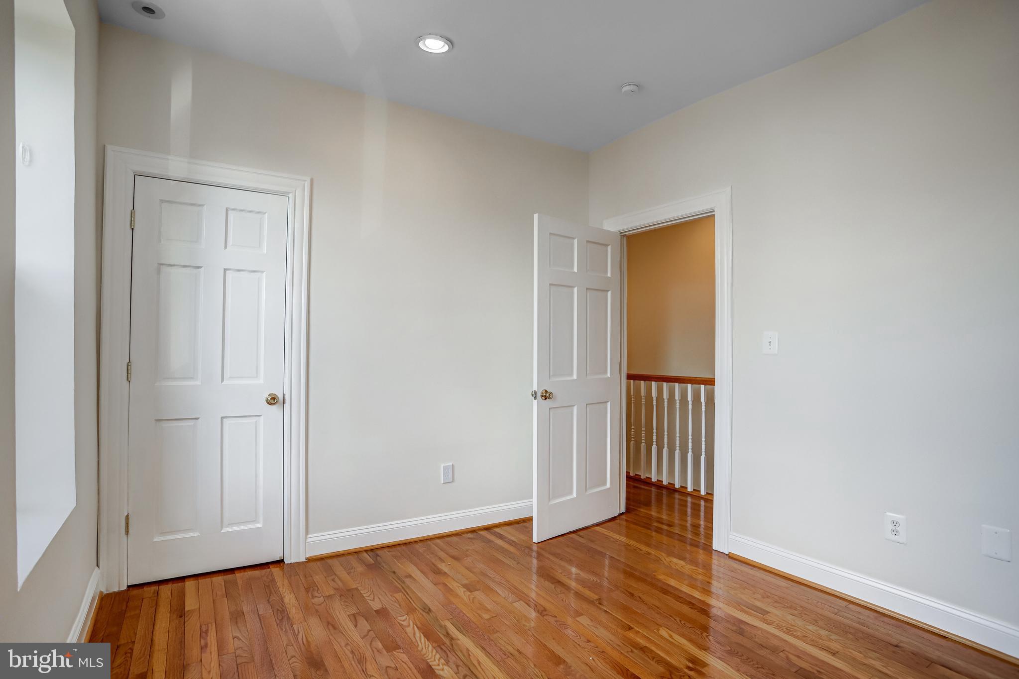 15 TODD PLACE NE
