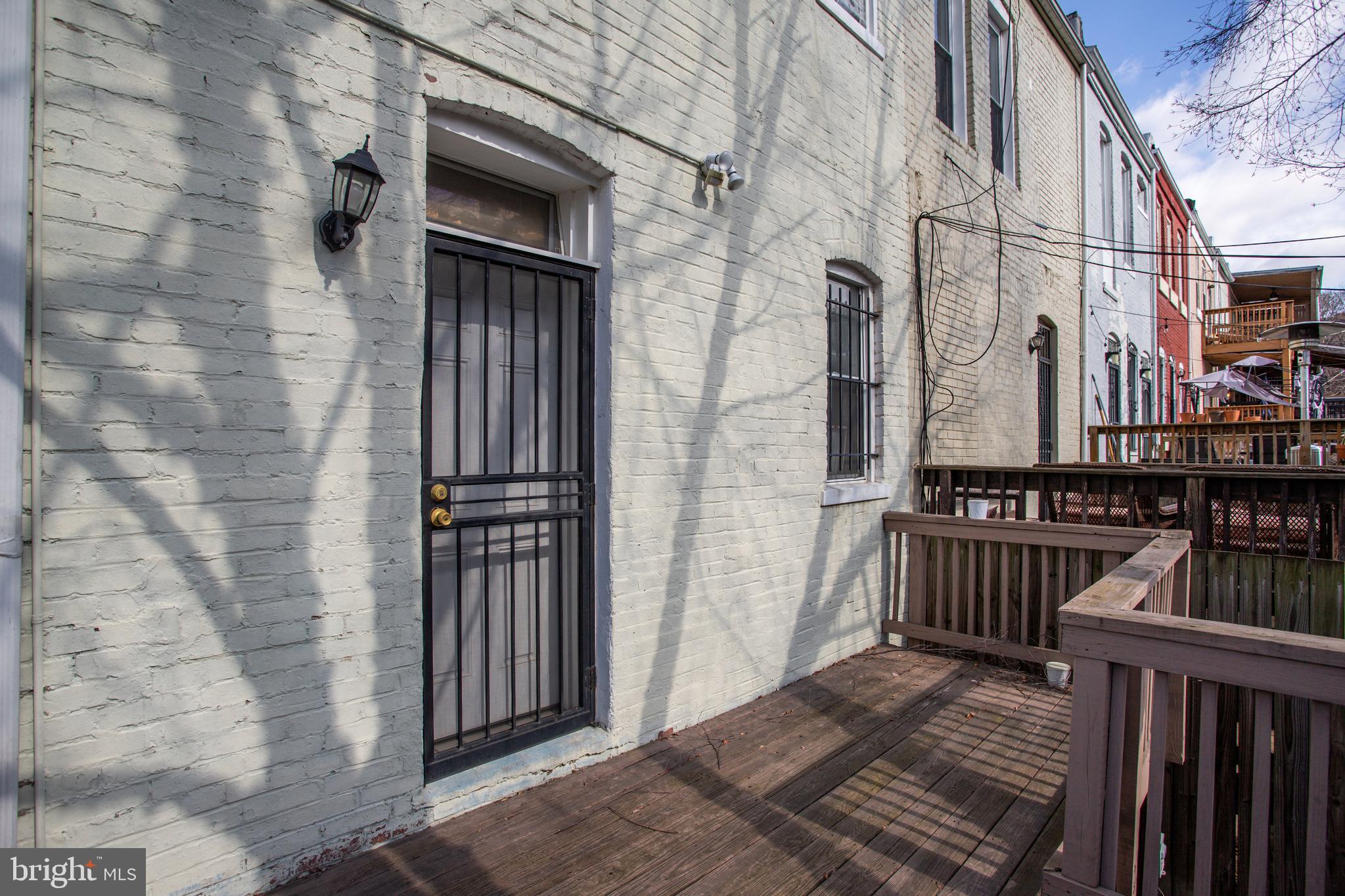 15 TODD PLACE NE