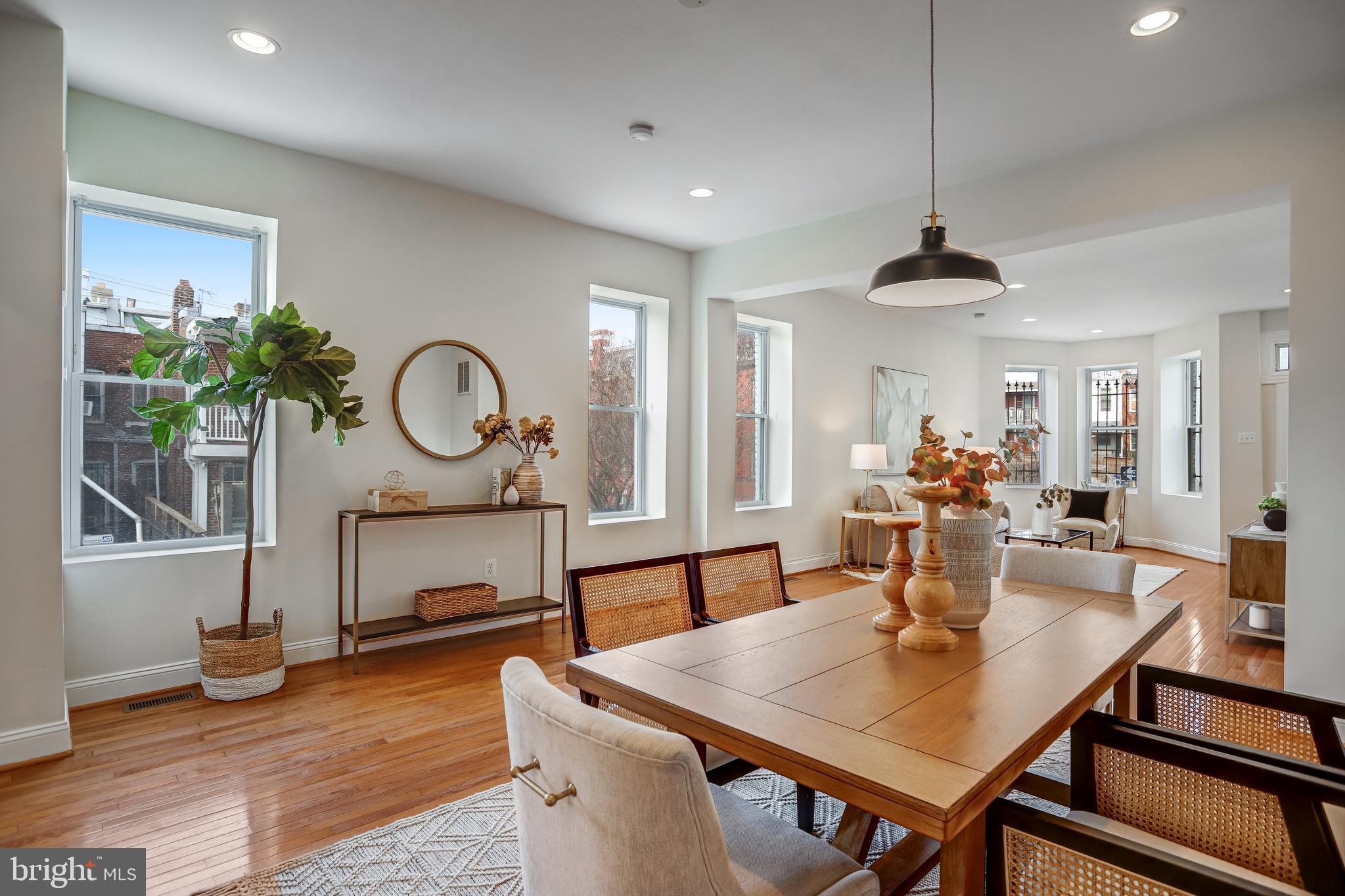 15 TODD PLACE NE