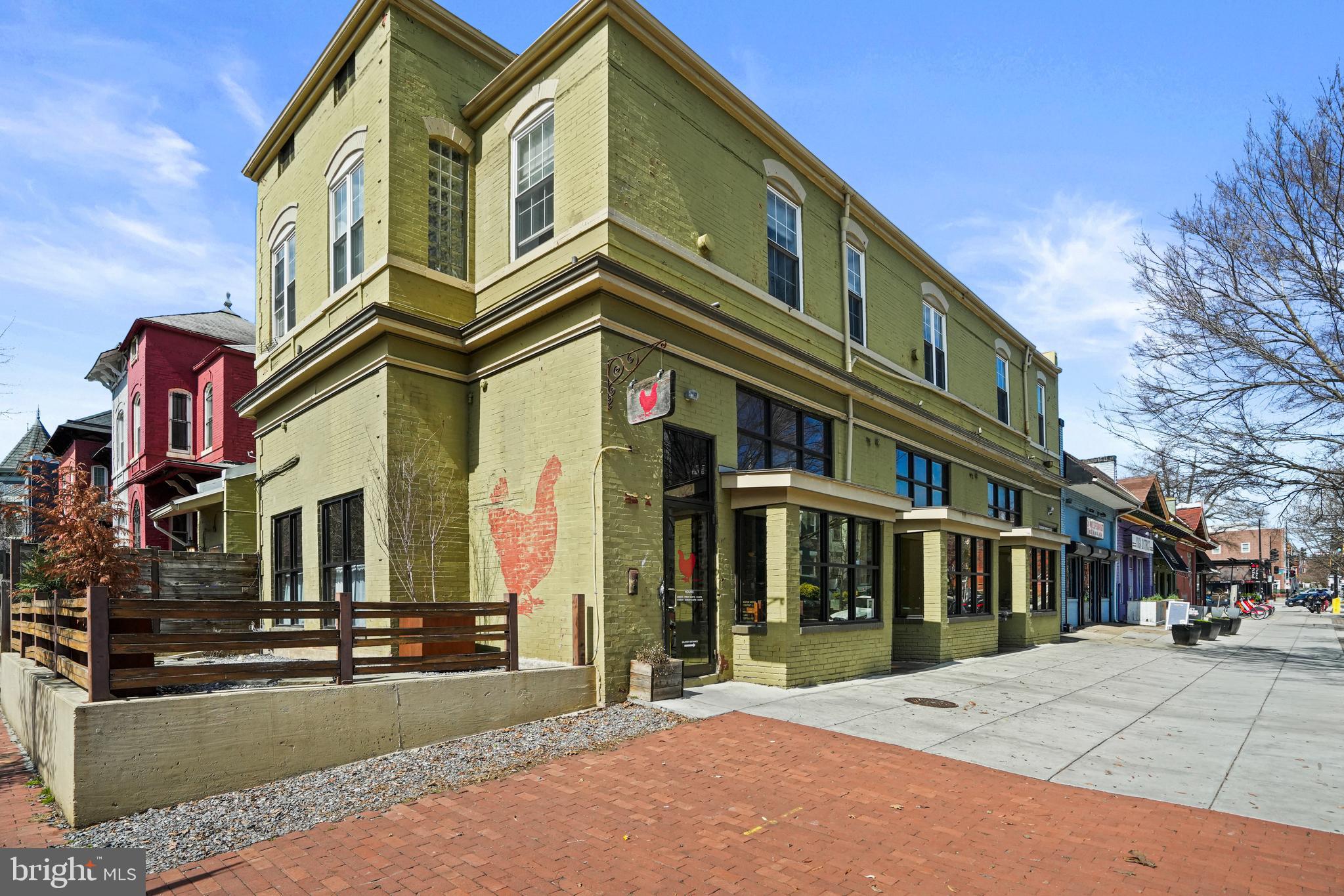 15 TODD PLACE NE