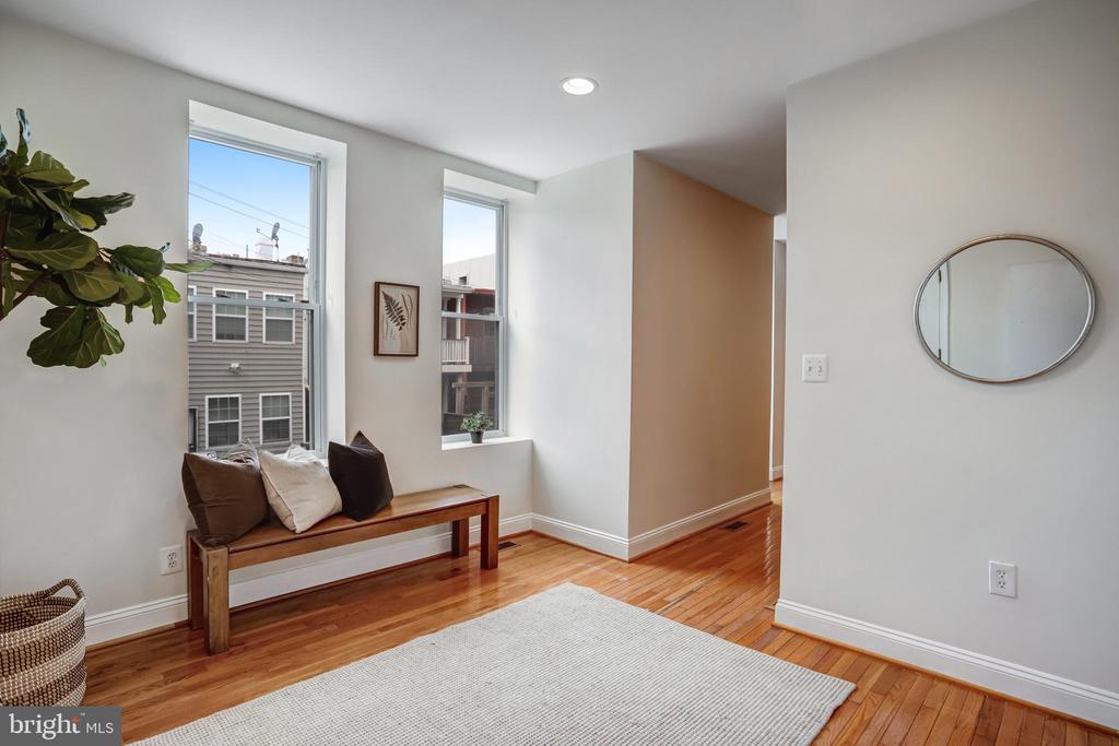 15 TODD PLACE NE