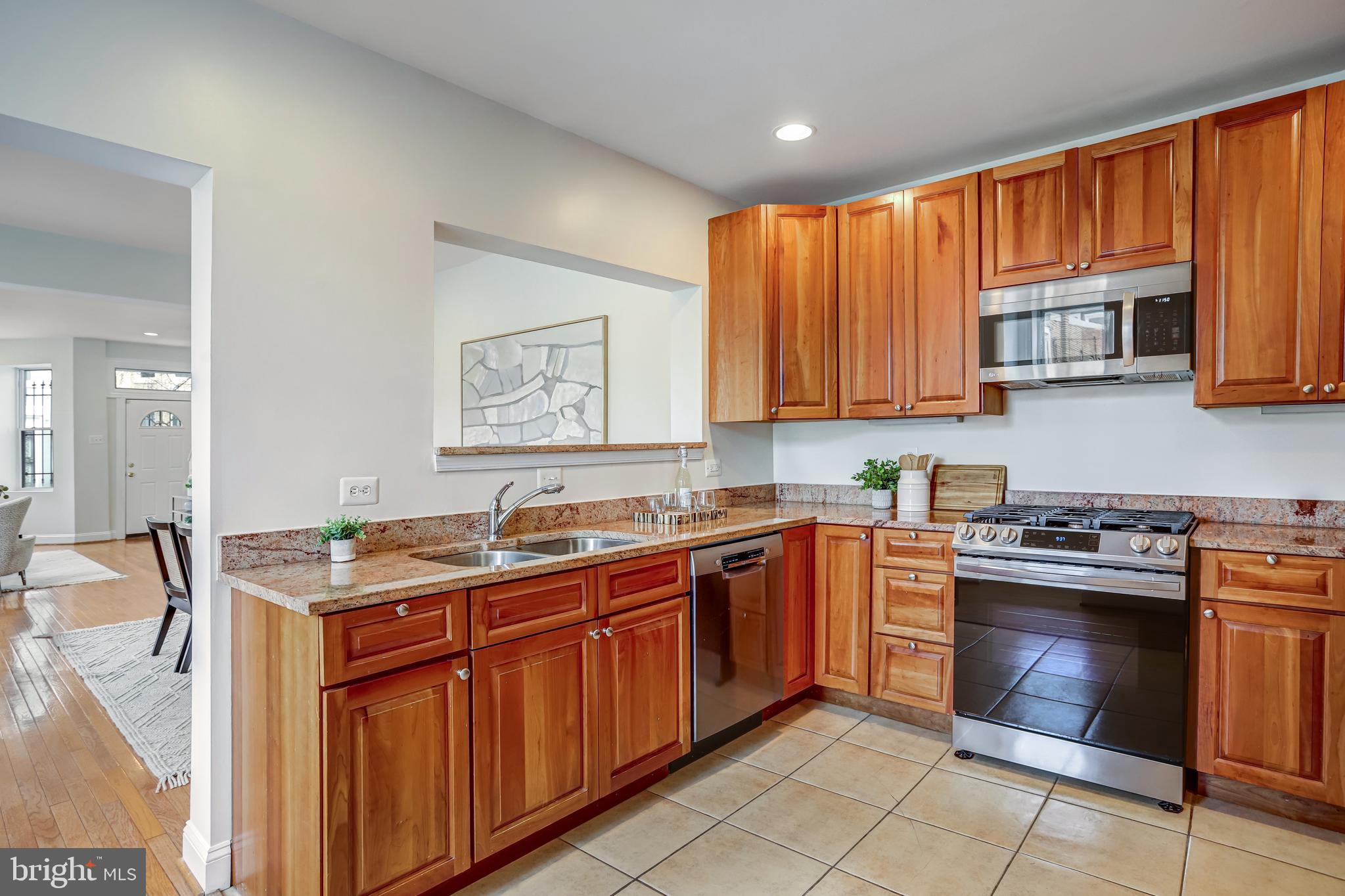 15 TODD PLACE NE