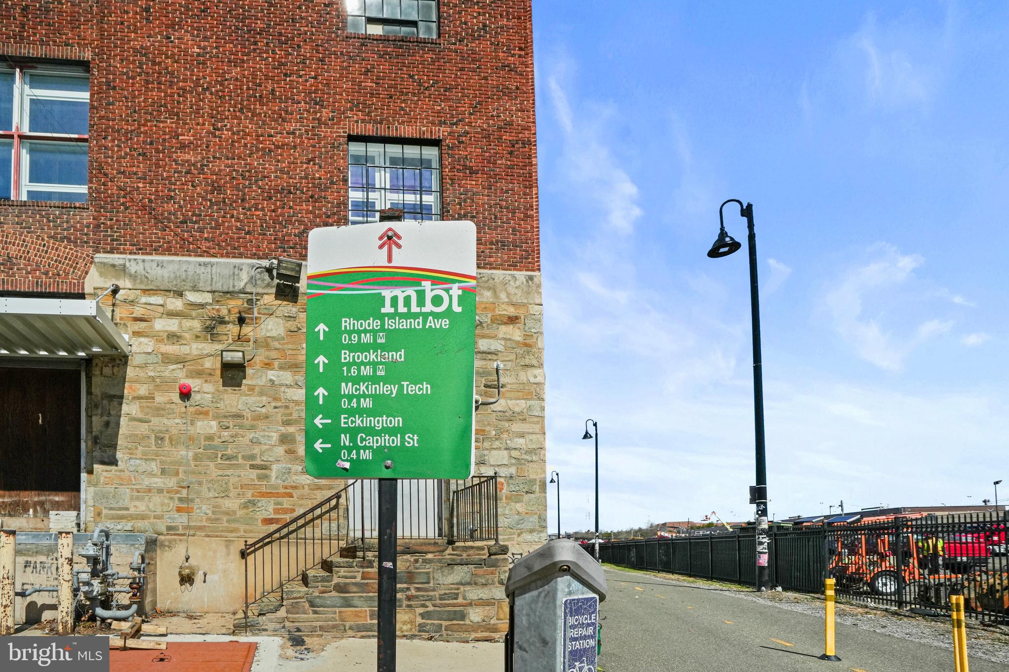 15 TODD PLACE NE