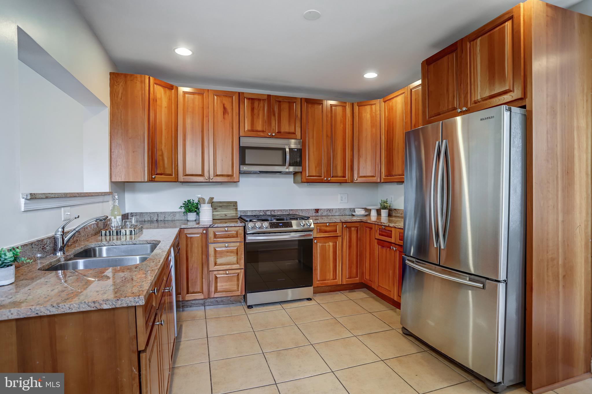 15 TODD PLACE NE