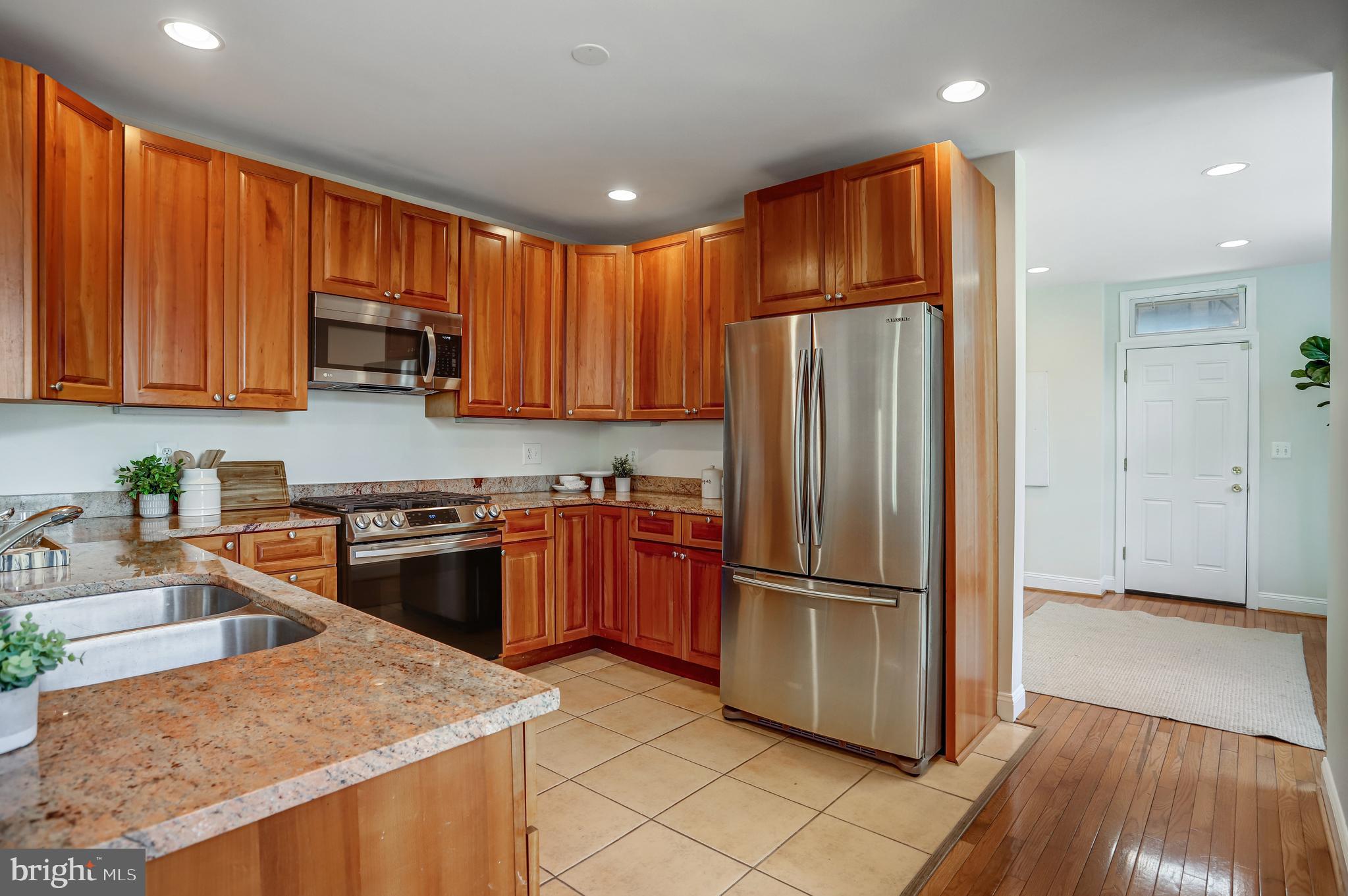 15 TODD PLACE NE