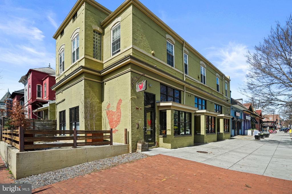 15 TODD PLACE NE