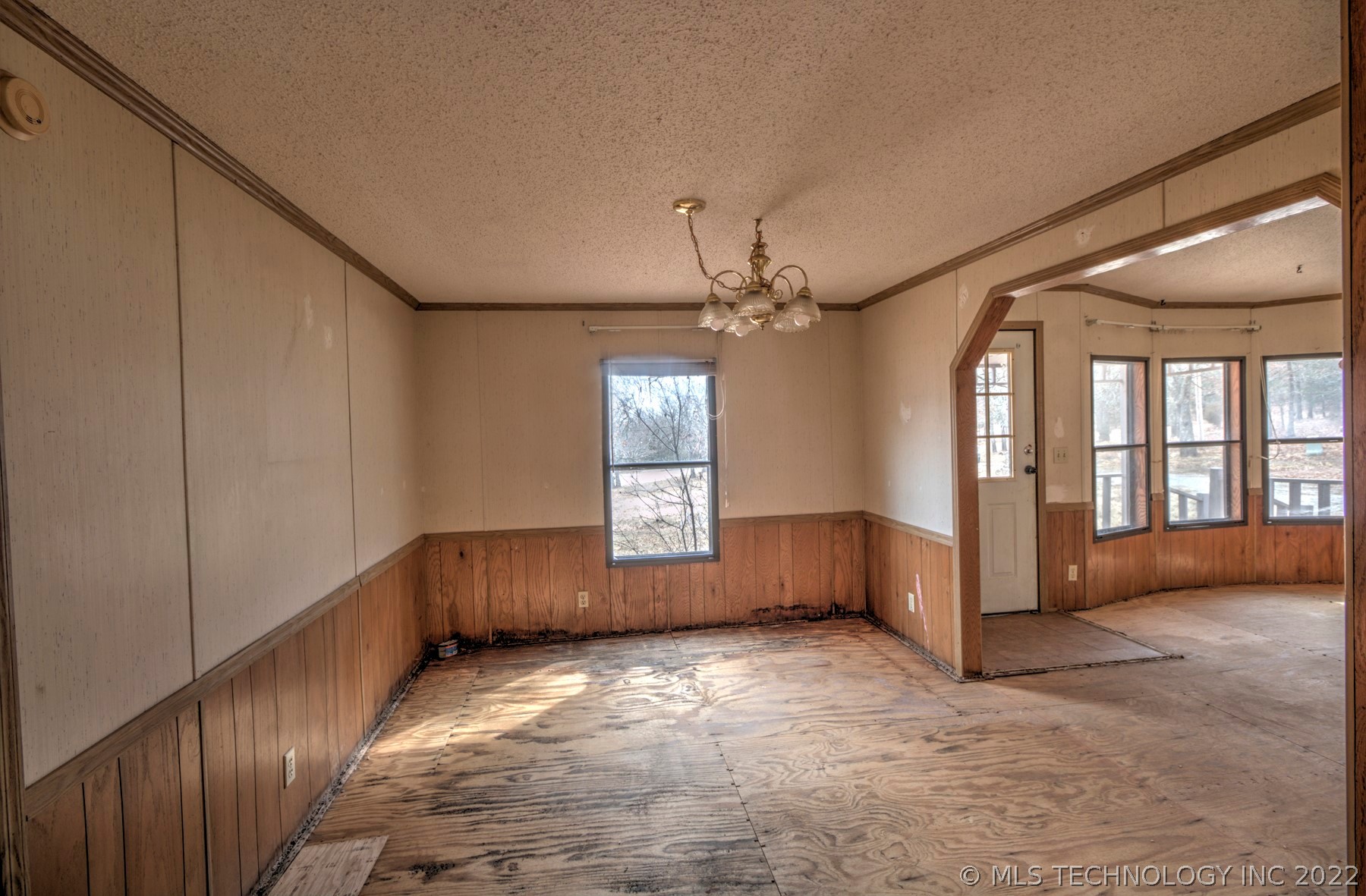 1064 W Chickasaw Road