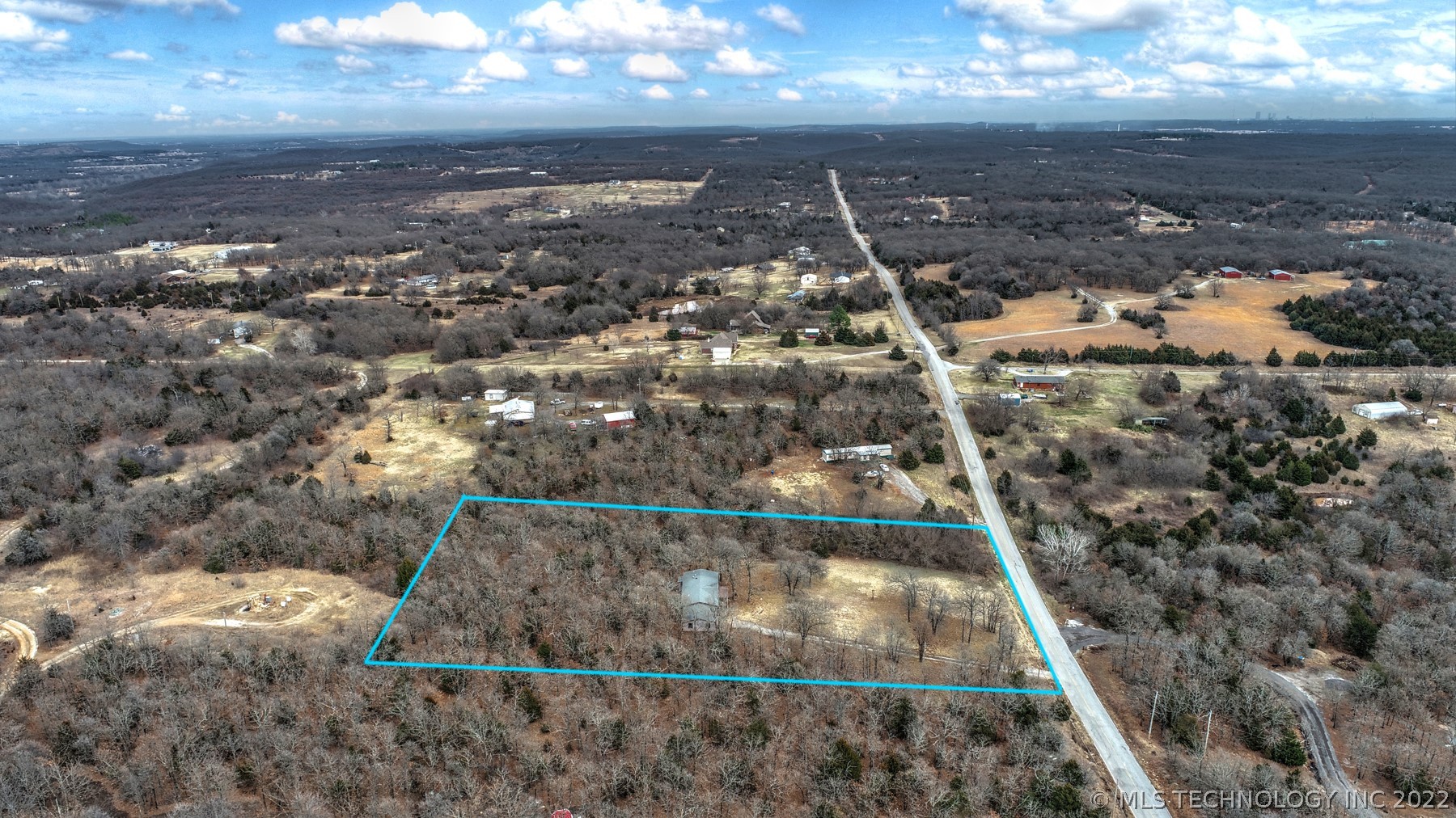 1064 W Chickasaw Road