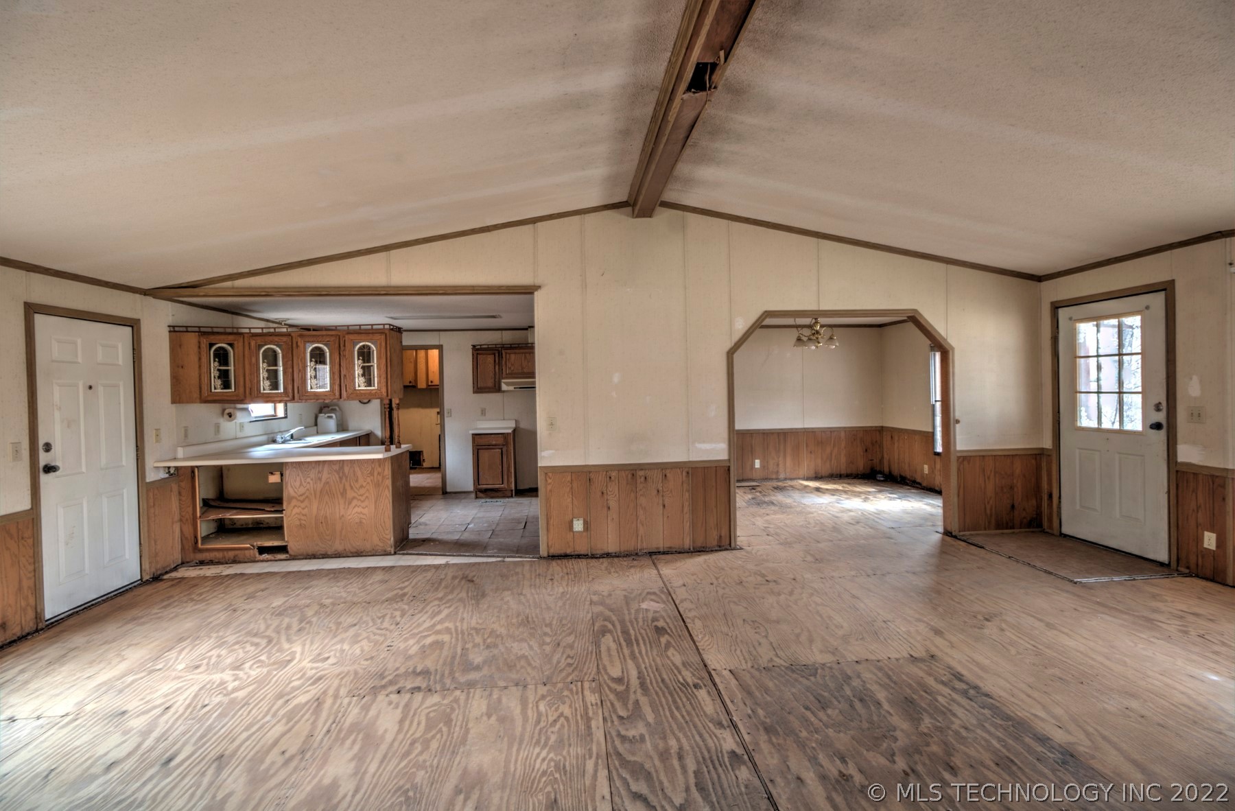 1064 W Chickasaw Road