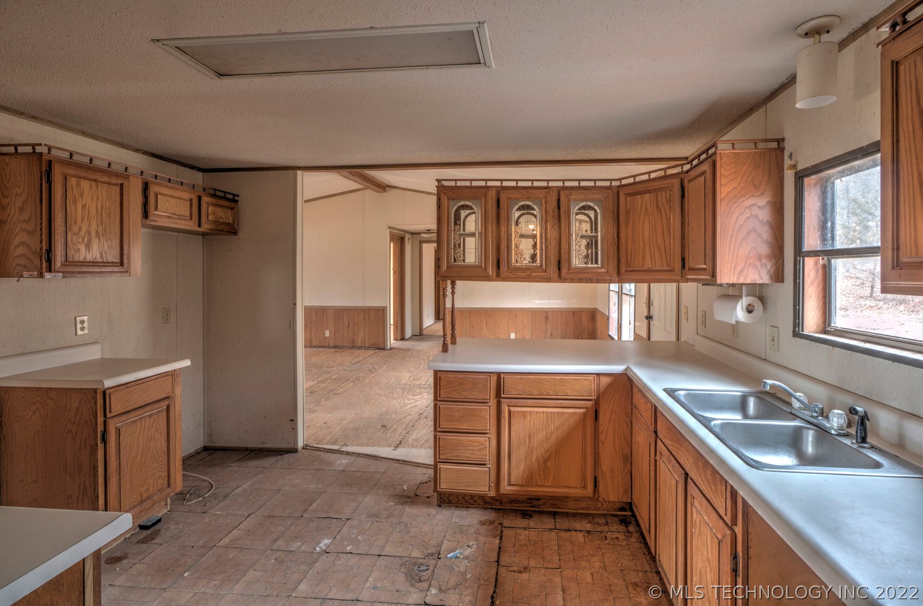 1064 W Chickasaw Road