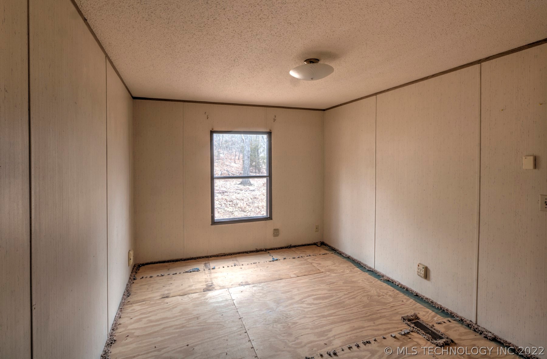 1064 W Chickasaw Road