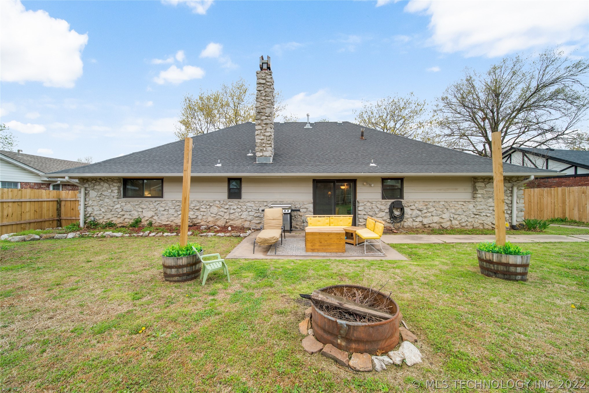 2305 S Juniper Avenue