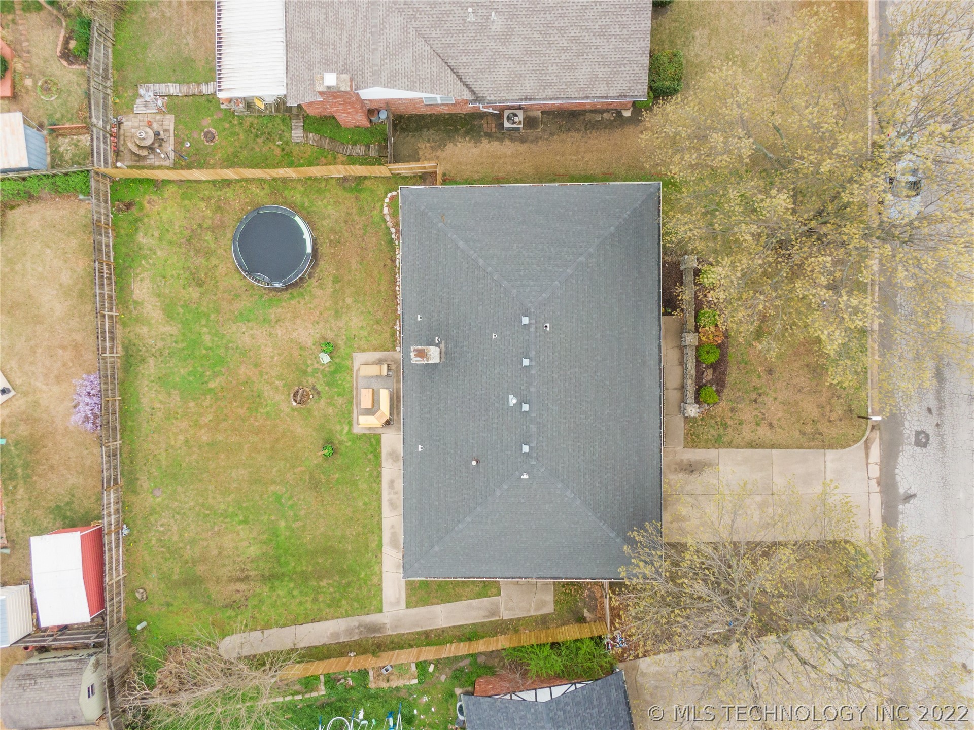 2305 S Juniper Avenue