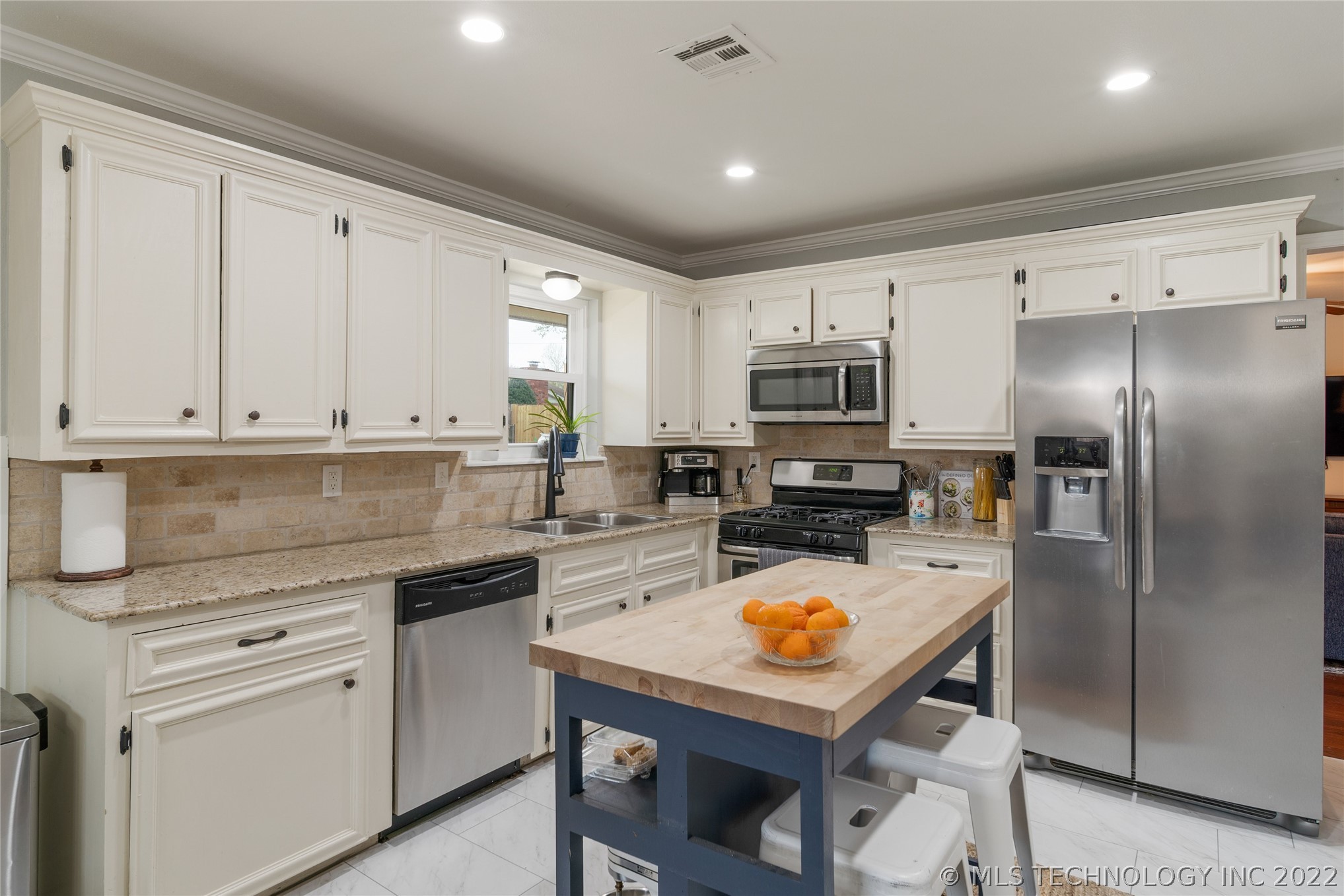 2305 S Juniper Avenue