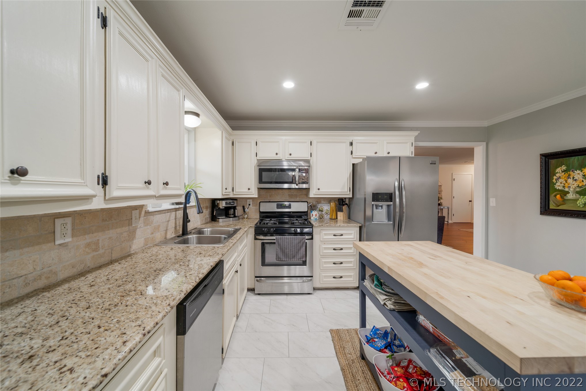 2305 S Juniper Avenue